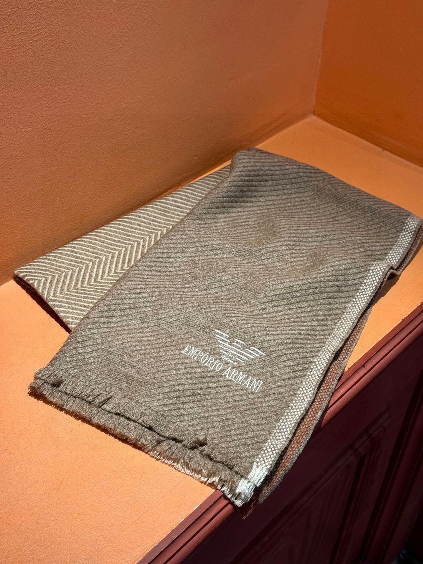   EMPORIO ARMANI。EA阿玛尼。秋冬新品，男士羊绒围巾。，无敌贴身质感，弹力极好，超级搭配