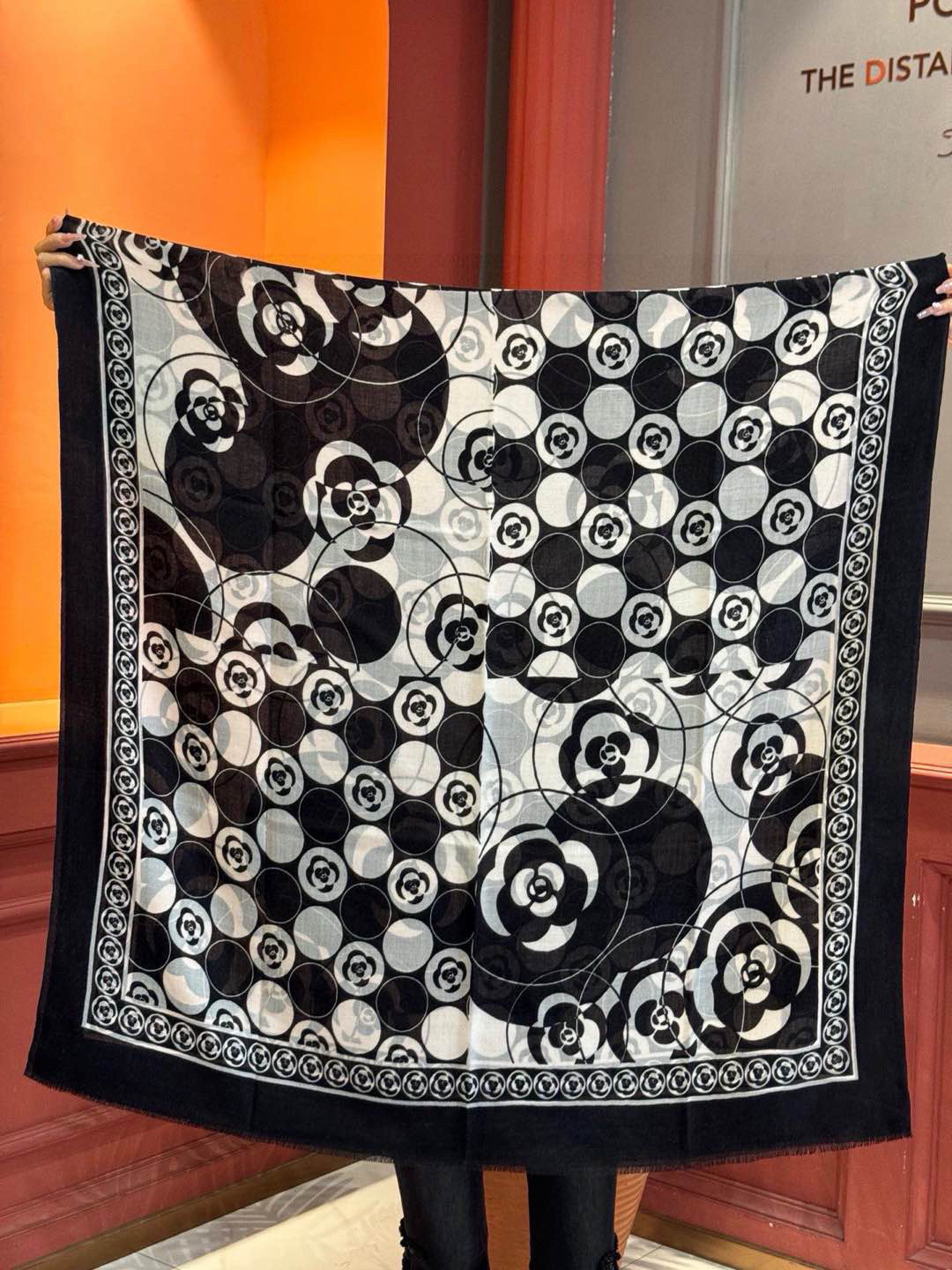   羊绒新款💞 新❤小香【山茶花长围巾】~超级抬气色！高级女人味！羊绒围巾也能这么美！！！这款双面花卉羊