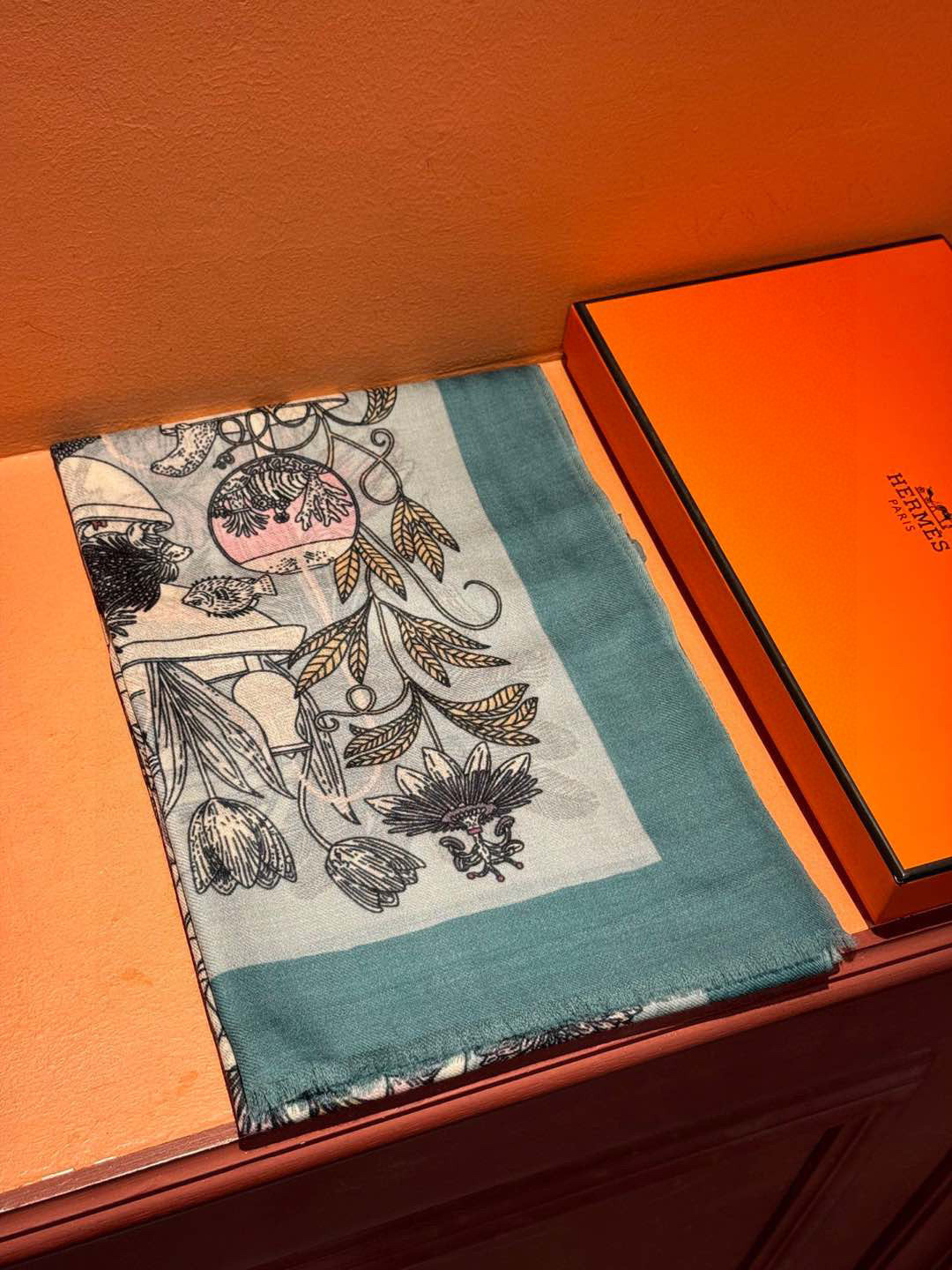  专柜同步 Hermes家买了都说好看【珍奇乐园羊绒长巾】‼️推荐💕顶级工艺超值‼️爱马仕专柜爆款🎁🎁羊