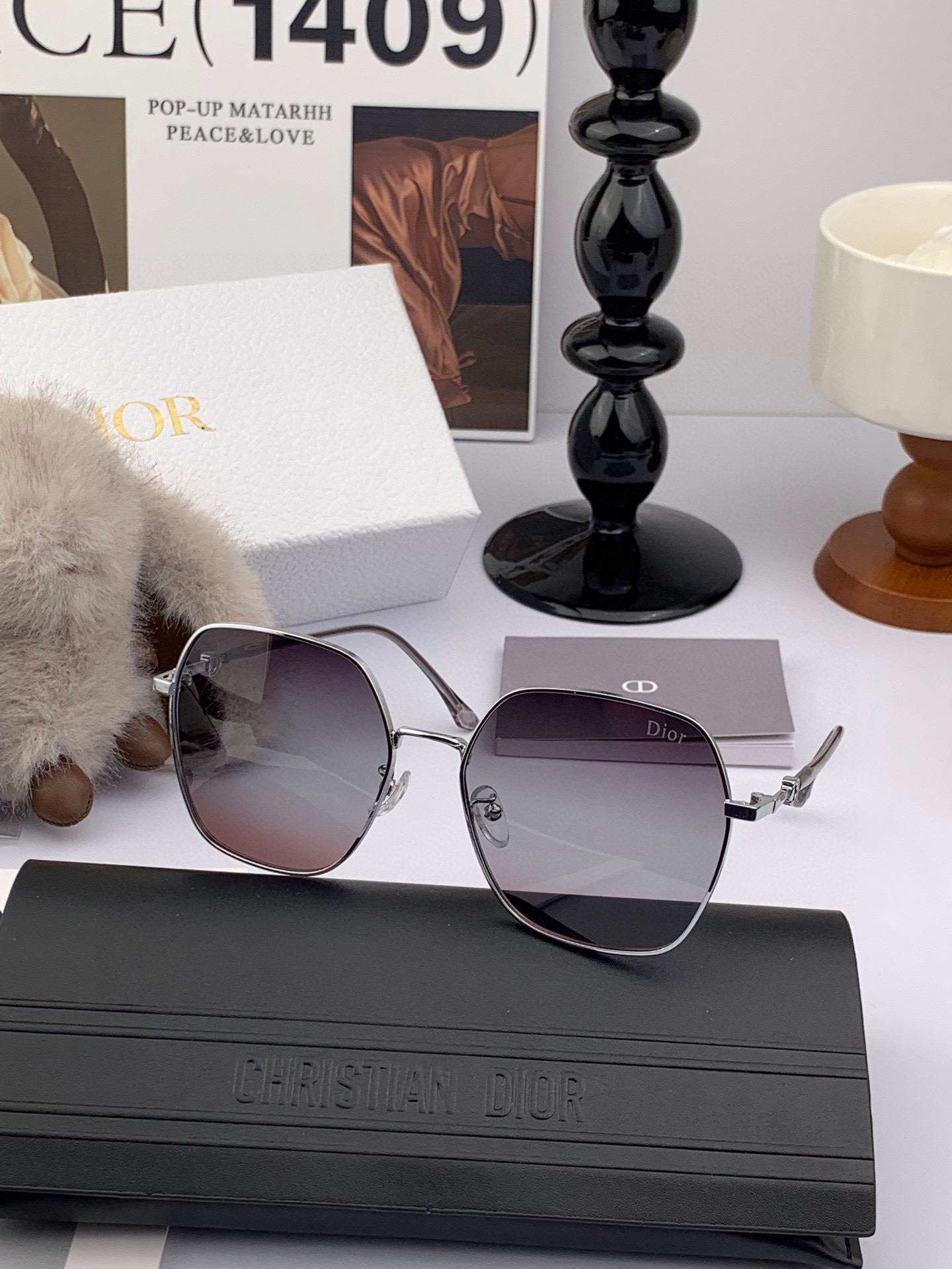   DIOR🌋☔️时尚方框太阳镜顶级奢侈品强 高品质胜利亲亲🍦🍨 得意 气质非凡😄 🍫🍪女士开车墨镜爱情