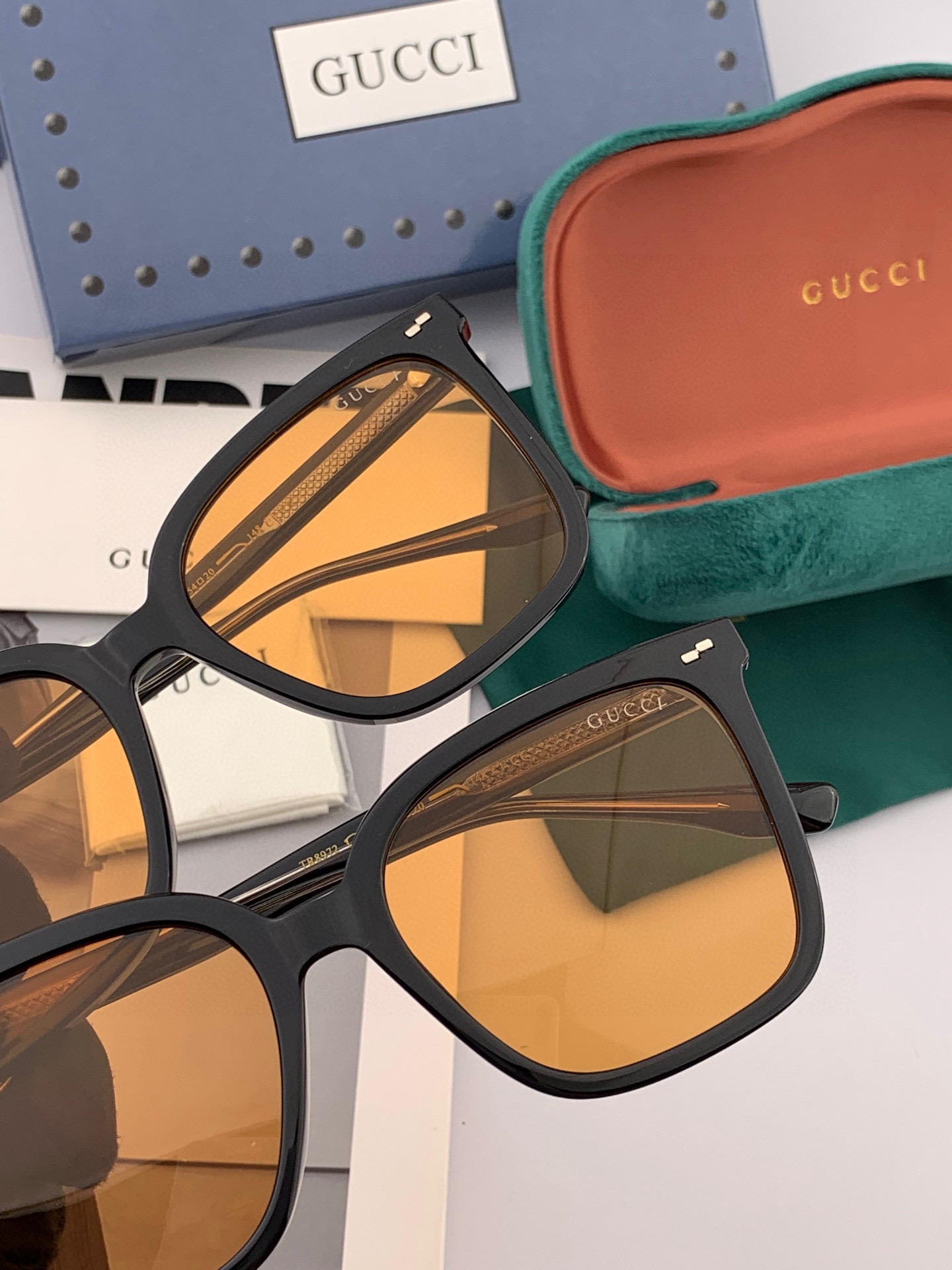  🔺GUCCI🔻古驰 GG方框太阳镜 完美品质 🎓独特设计  适合各种脸型 亮相时装周 超时尚百搭 实物