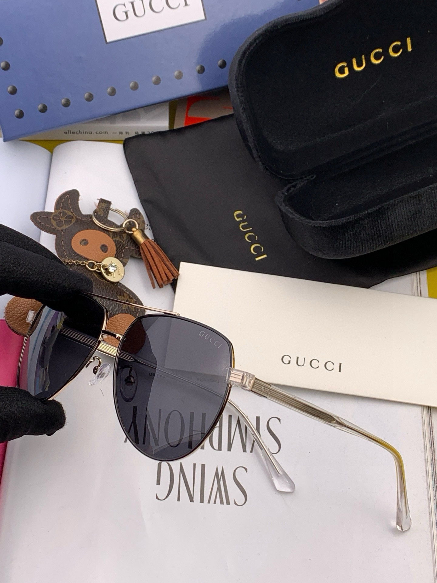   Gucci 。  高品质男女款墨镜   👍 进口宝丽来偏光镜片  。蛤蟆镜 开车钓鱼都可 。百搭显瘦