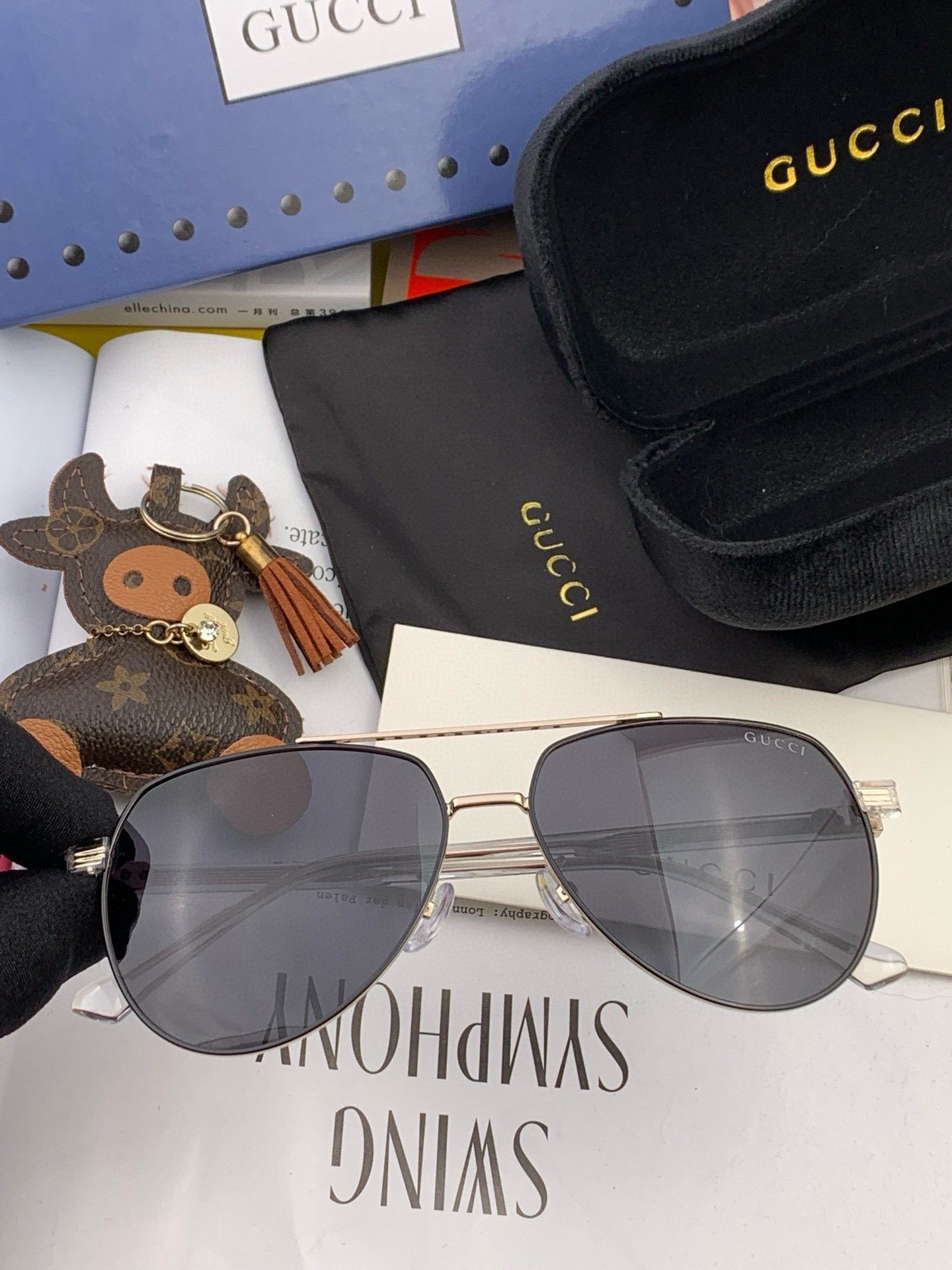   Gucci 。  高品质男女款墨镜   👍 进口宝丽来偏光镜片  。蛤蟆镜 开车钓鱼都可 。百搭显瘦