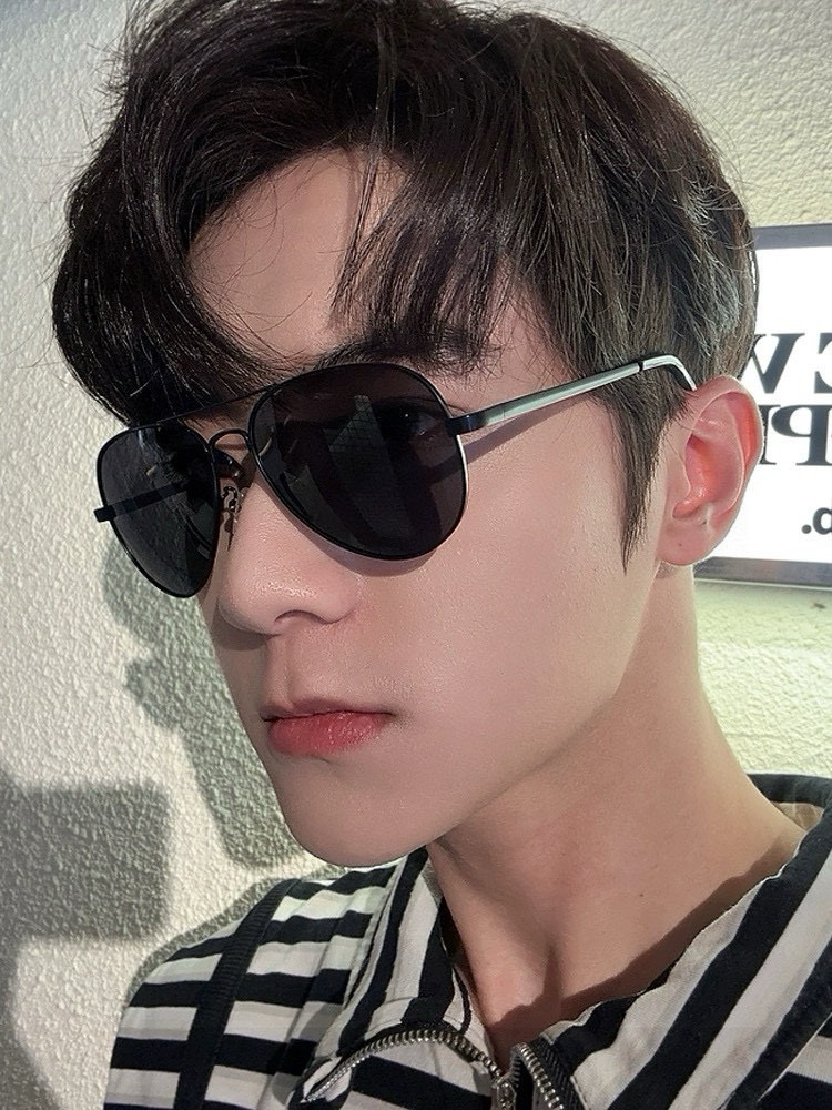   Gucci 。  高品质男女款墨镜   👍 进口宝丽来偏光镜片  。蛤蟆镜 开车钓鱼都可 。百搭显瘦