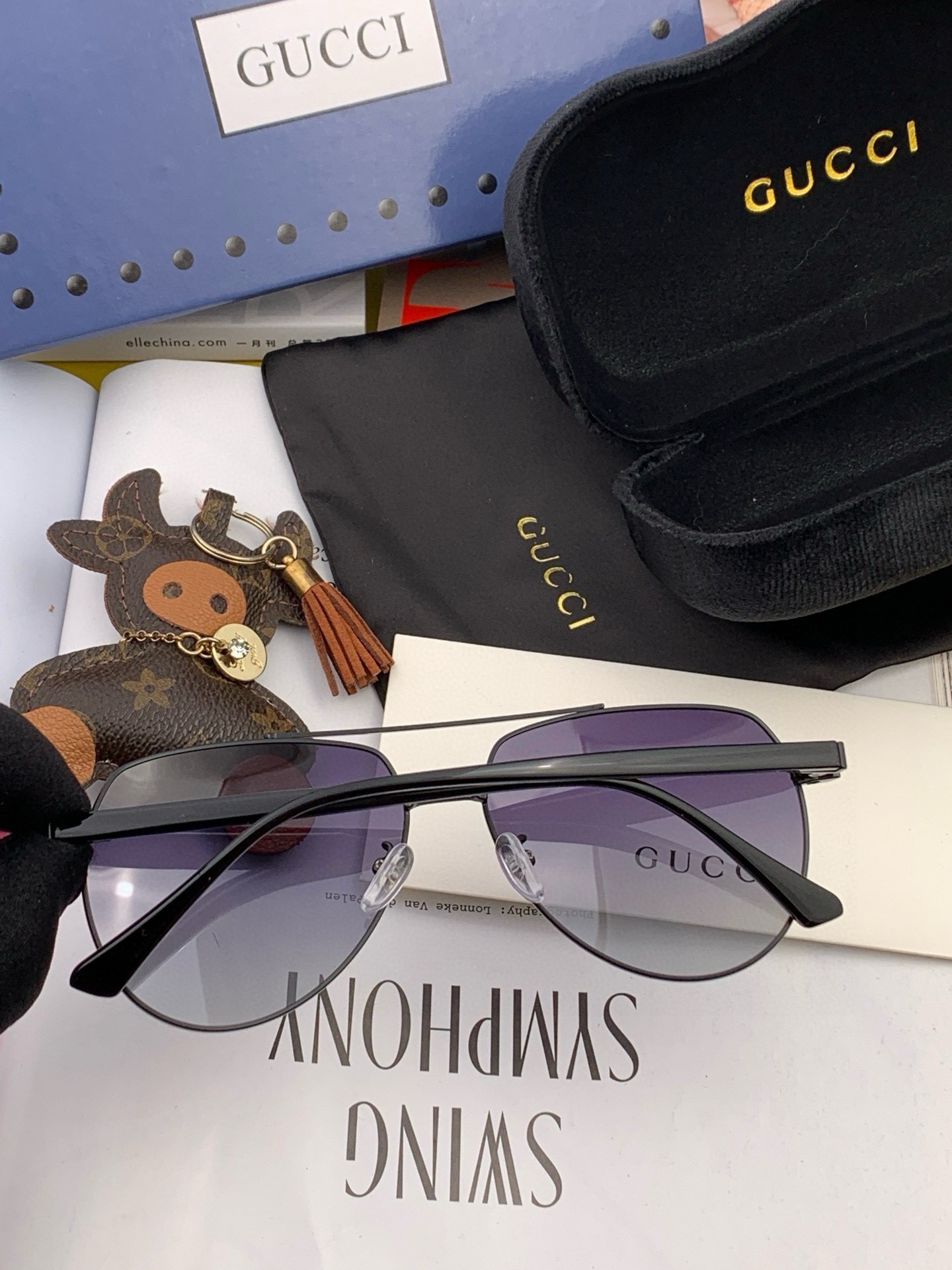   Gucci 。  高品质男女款墨镜   👍 进口宝丽来偏光镜片  。蛤蟆镜 开车钓鱼都可 。百搭显瘦
