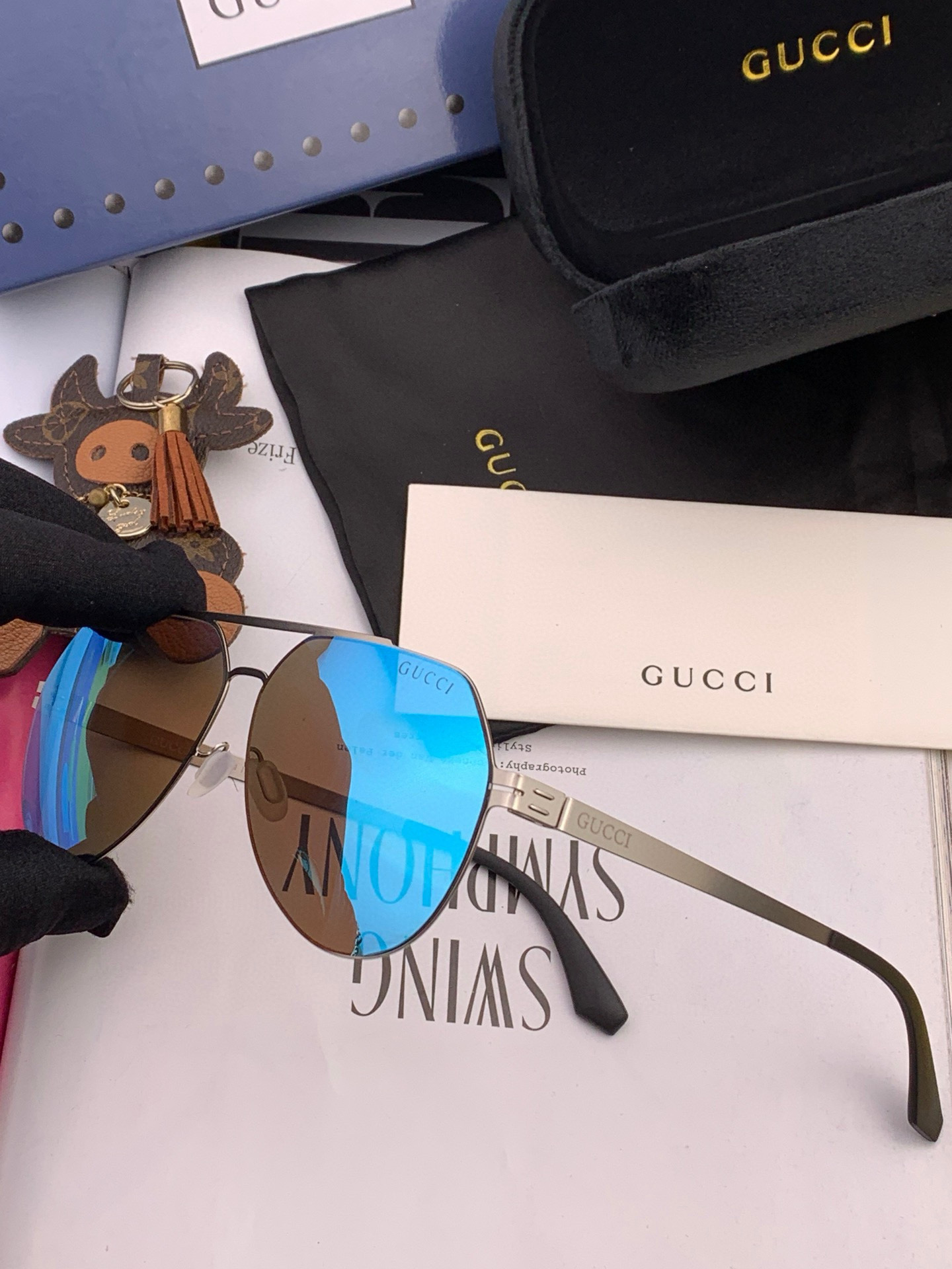       DIOR-迪奥2025新款男女情侣款太阳iP电镀永不褪色 卖点：超轻超有弹性整幅眼镜无螺丝重