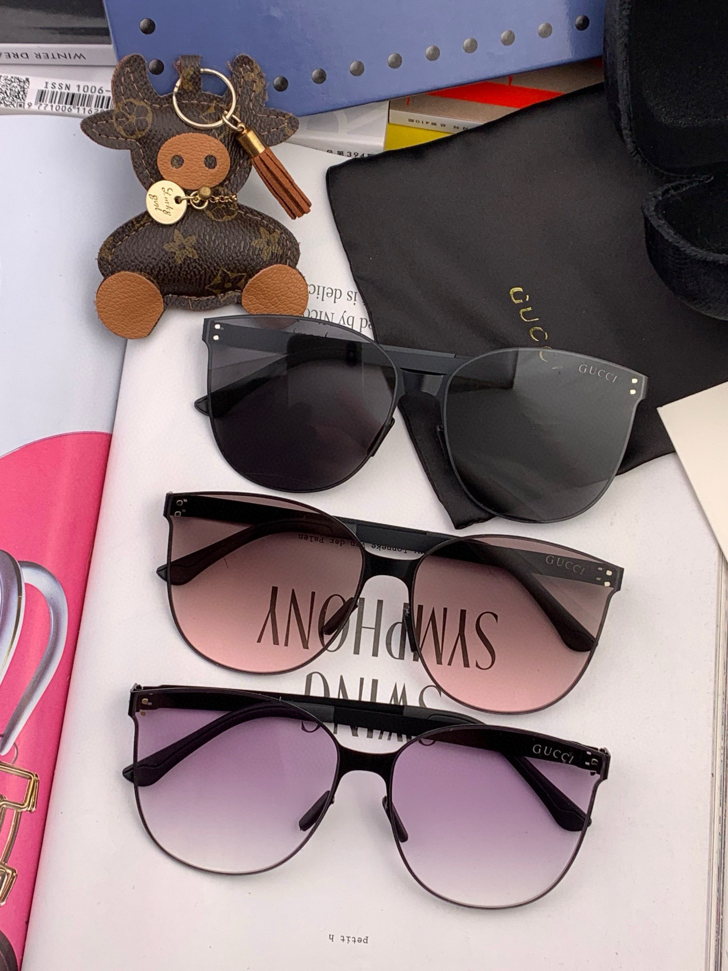   Gucci 2025春夏新款超轻无螺丝压不坏系列情侣款太阳镜高清尼龙镜片🦅完美品质，适合各种脸型，经