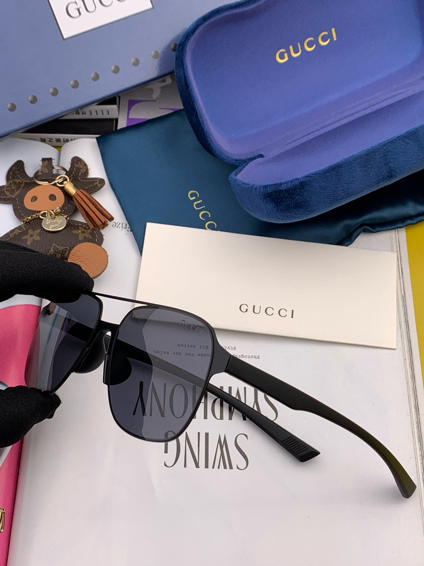         GUCCI 男款炫彩飞行员偏光太阳镜 ❤️材质：高清尼龙加厚卡槽高清偏光镜片 🌹无边框镜