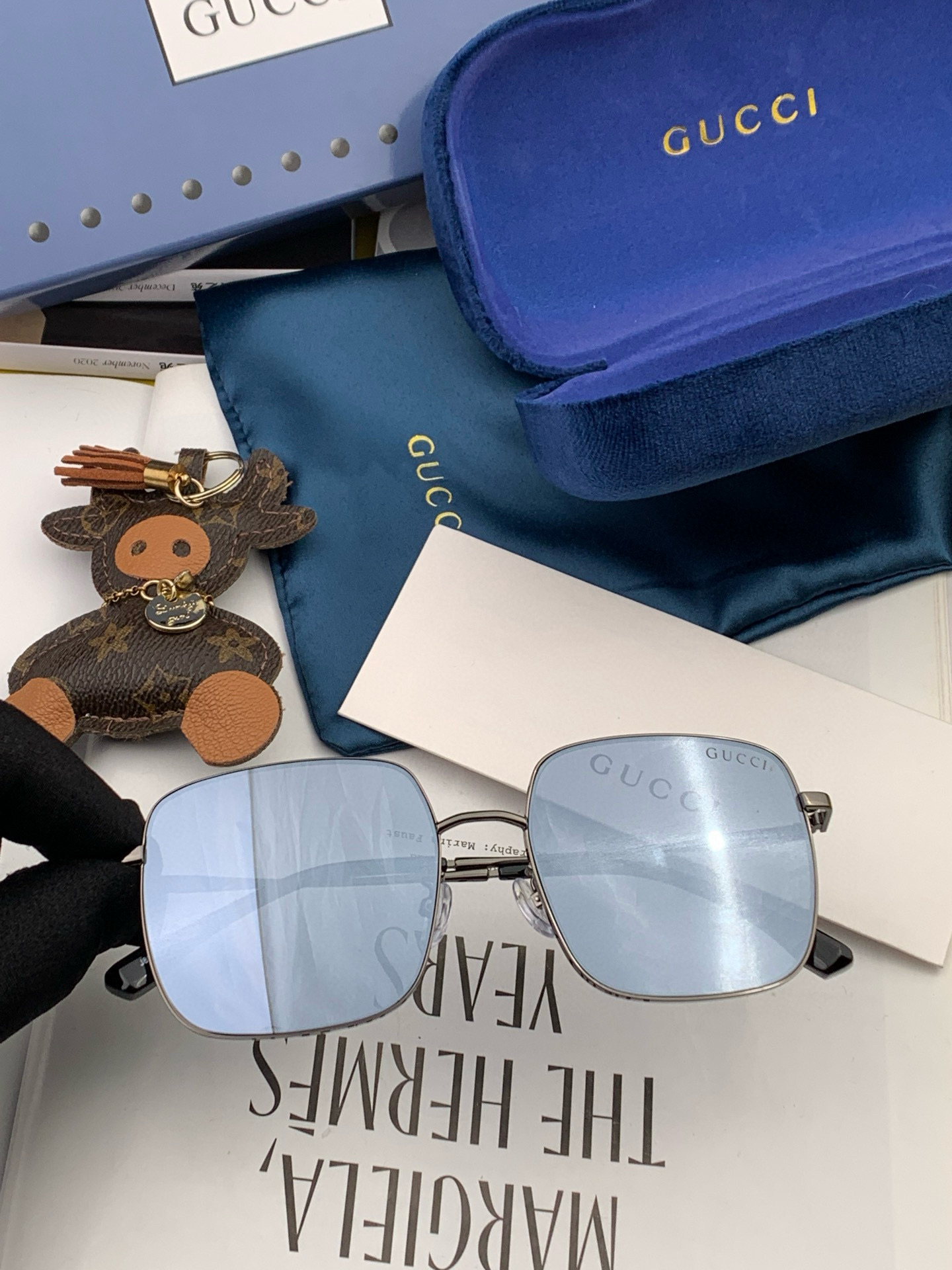        GUCCI 男款炫彩飞行员偏光太阳镜 ❤️材质：高清尼龙加厚卡槽高清偏光镜片 🌹无边框镜架