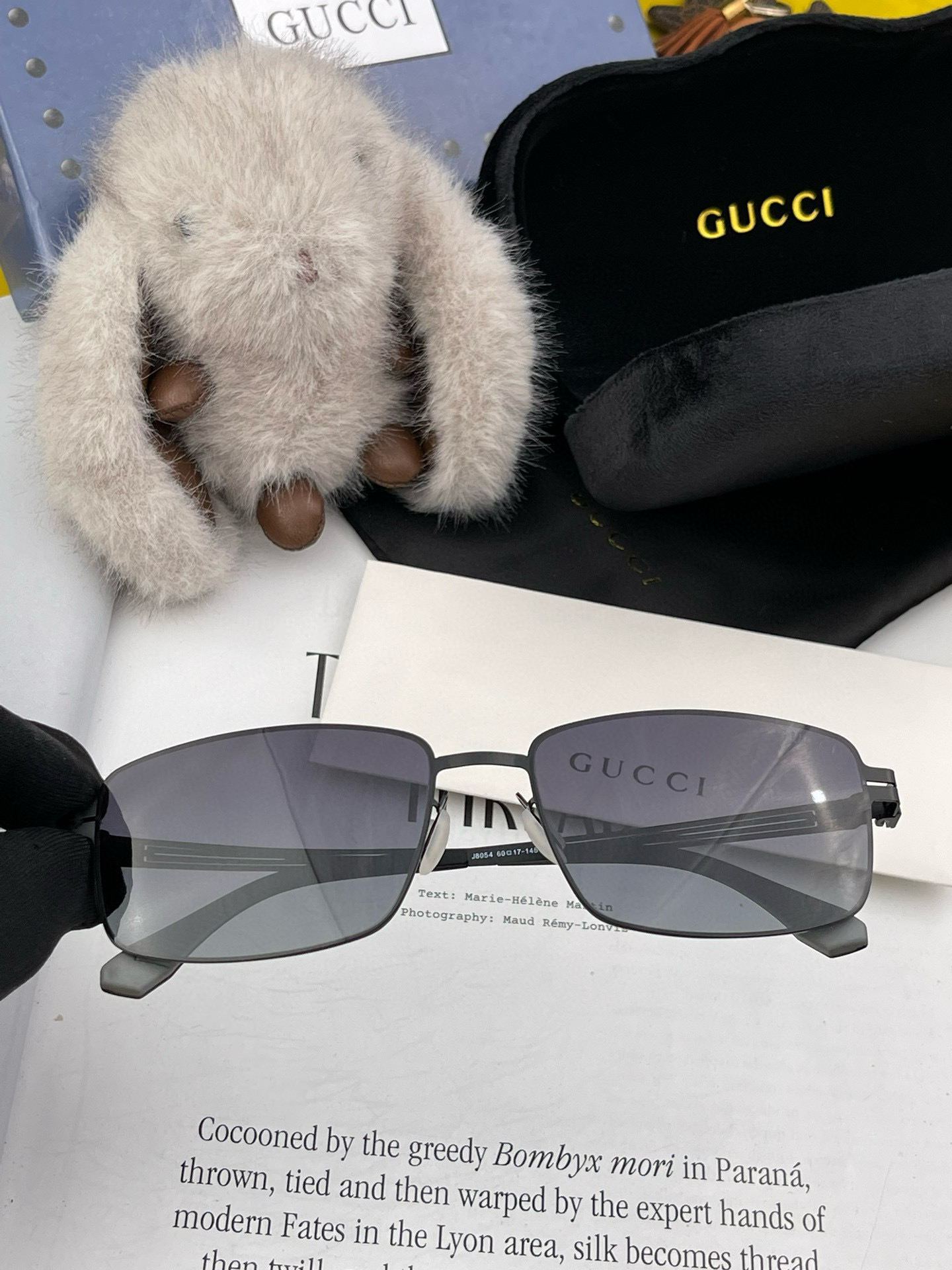        GUCCI 男款炫彩飞行员偏光太阳镜 ❤️材质：高清尼龙加厚卡槽高清偏光镜片 🌹无边框镜架