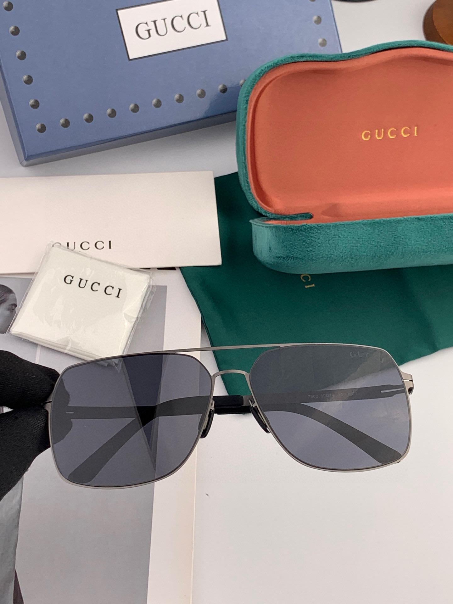 ♦️GUCCI 2025新款男女情侣款太阳镜多边形墨镜iP电镀永不褪色 超轻超有弹性整幅眼镜无螺丝重要的