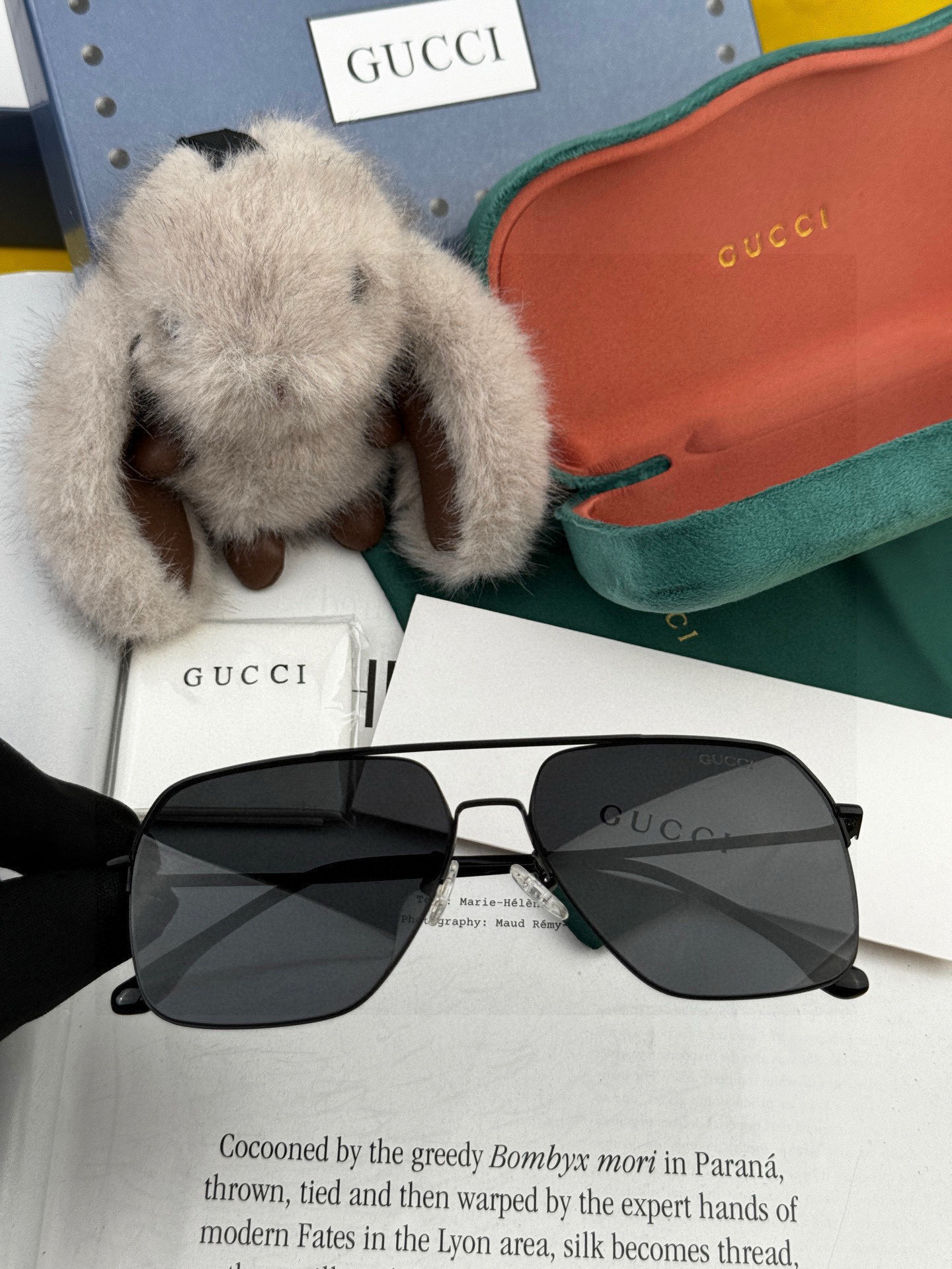        GUCCI 男款炫彩飞行员偏光太阳镜 ❤️材质：高清尼龙加厚卡槽高清偏光镜片 🌹无边框镜架