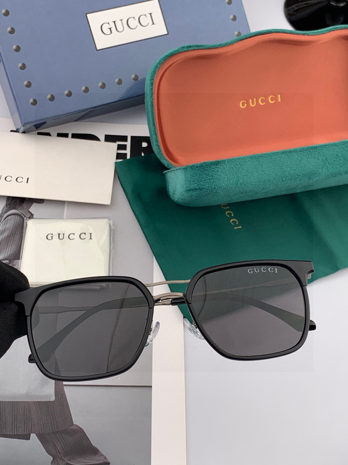 ♦️ GUCCI 2025新款男女情侣款太阳镜 超轻超有弹性整幅眼镜 重要的是压不坏 高清镜片、精湛的工