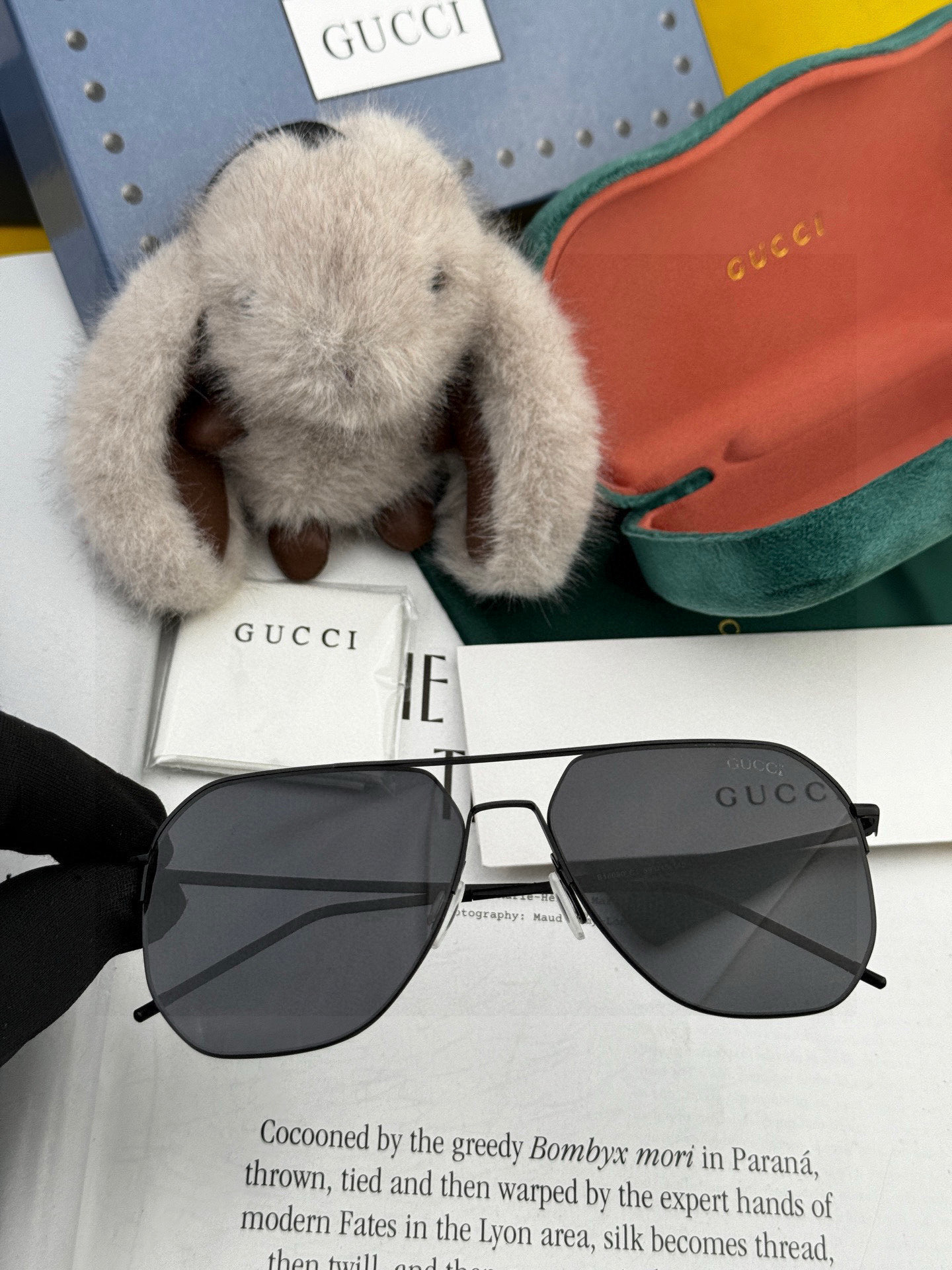         GUCCI 男款炫彩飞行员偏光太阳镜 ❤️材质：高清尼龙加厚卡槽高清偏光镜片 🌹无边框镜