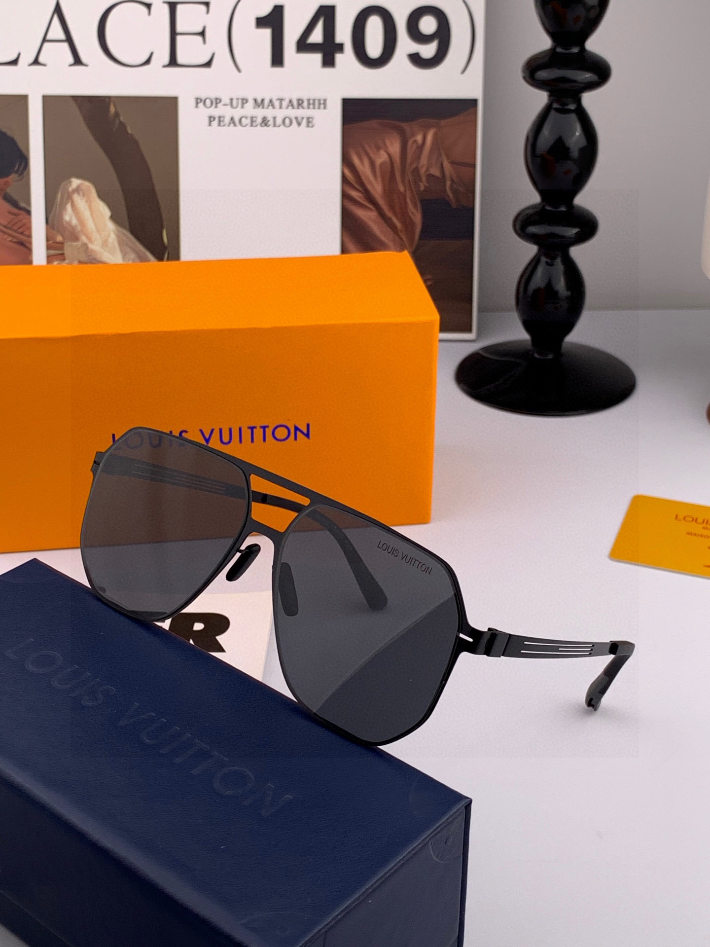 ♦️LV 2025新款男女情侣款太阳镜多边形墨镜iP电镀永不褪色 超轻超有弹性整幅眼镜无螺丝重要的是压不