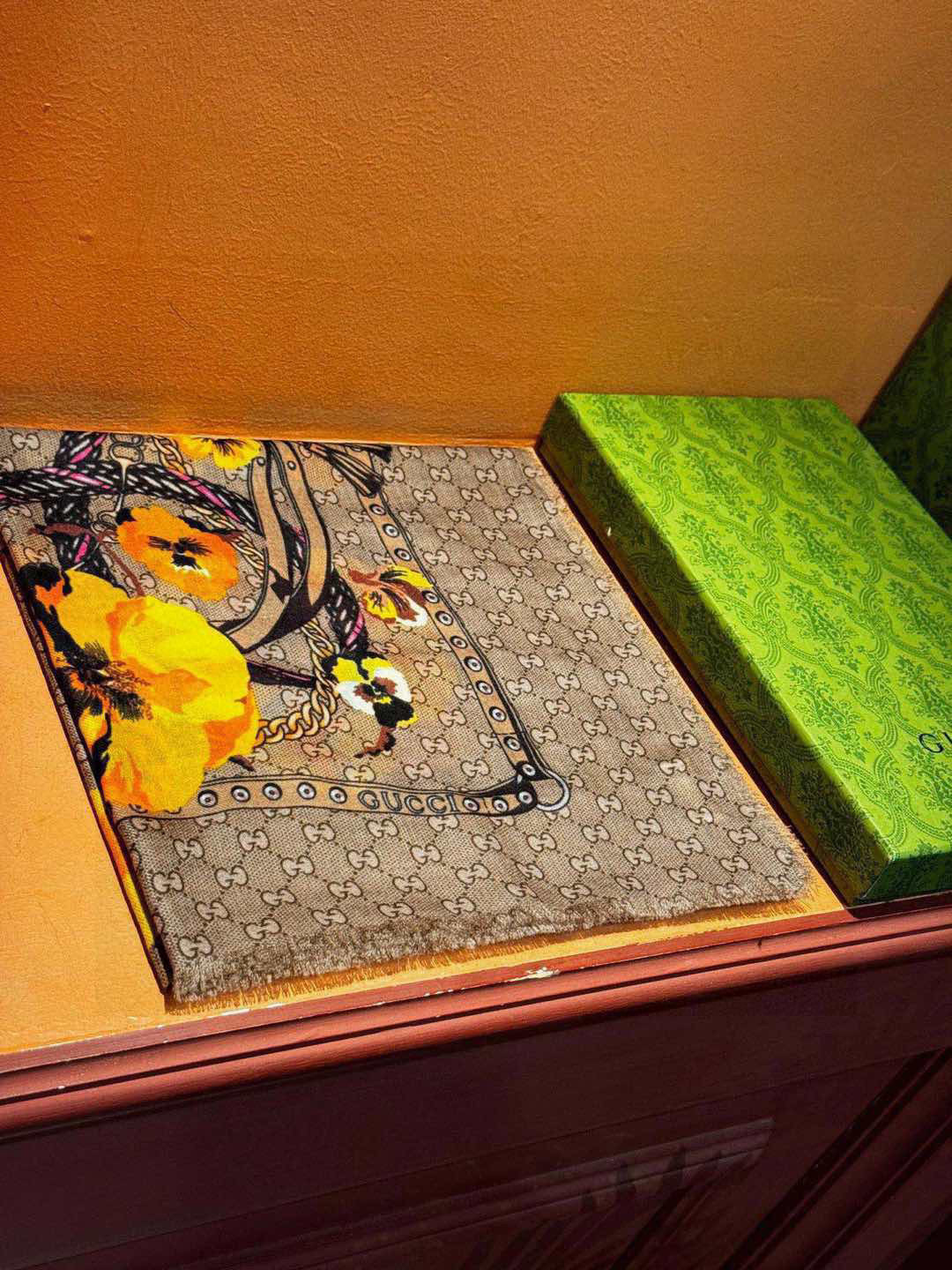   爆款出货 真正的海外原版货——从海外买的正品花了一个月画稿打版，要做咱们就做最好的💯 一花四色每色都