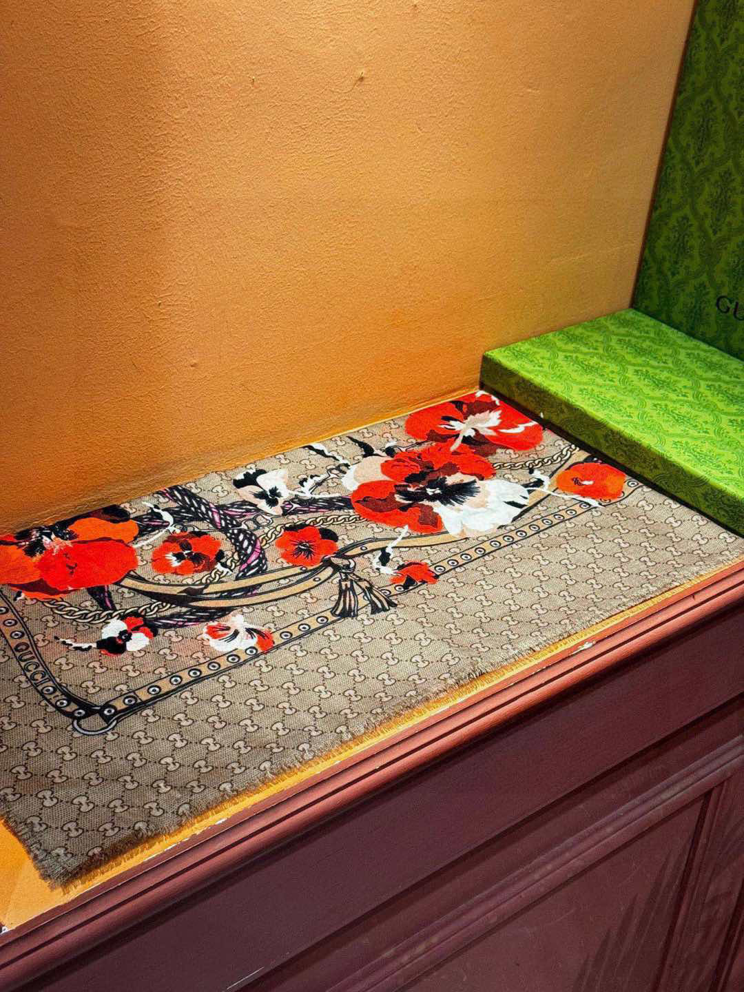   爆款出货 真正的海外原版货——从海外买的正品花了一个月画稿打版，要做咱们就做最好的💯 一花四色每色都