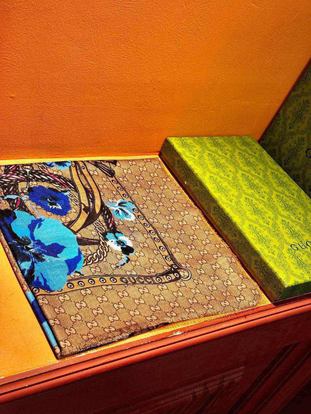   爆款出货 真正的海外原版货——从海外买的正品花了一个月画稿打版，要做咱们就做最好的💯 一花四色每色都