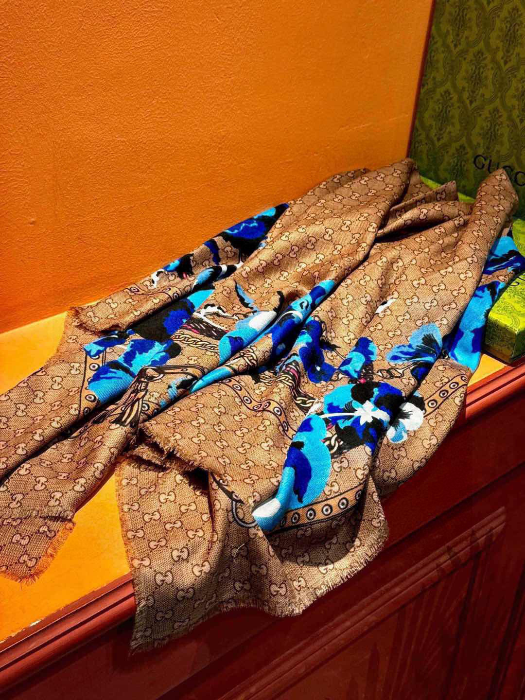   爆款出货 真正的海外原版货——从海外买的正品花了一个月画稿打版，要做咱们就做最好的💯 一花四色每色都