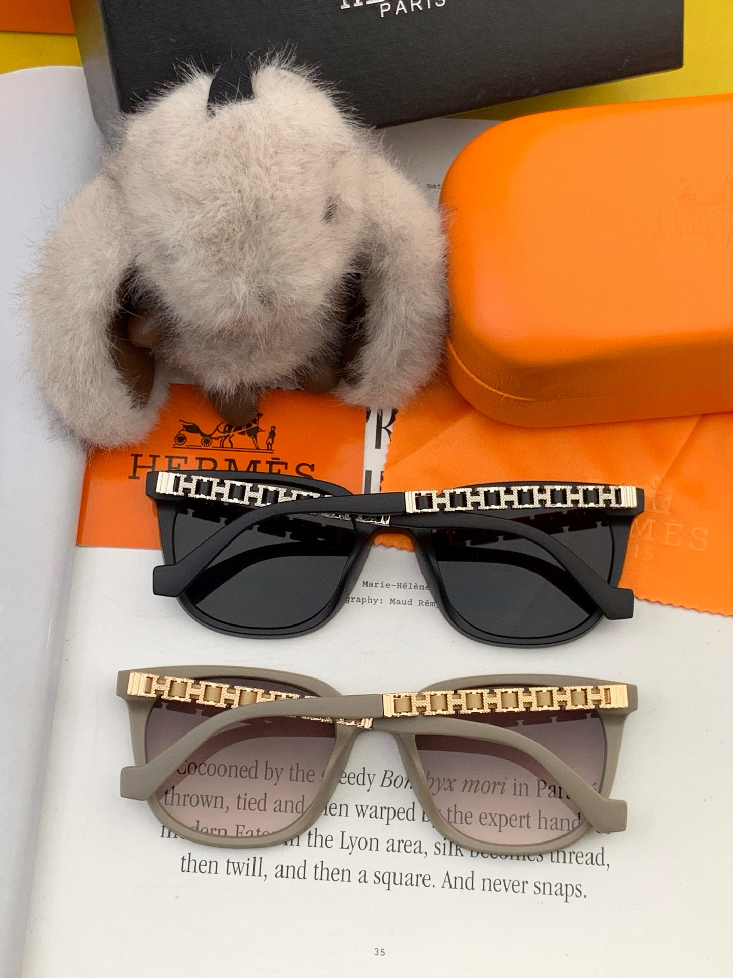   爱马仕   经典的方框设计，不挑脸型，无论搭配大衣还是连衣裙都非常显气质镜片预防紫外线 型号：H93