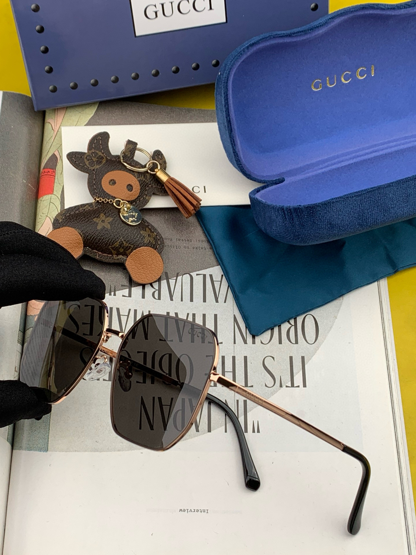  GUCCI  新款尼龙偏光太眼镜，无框钻石 切边更有质感，大气女人范儿，大脸小脸都好看 ！型号：G49