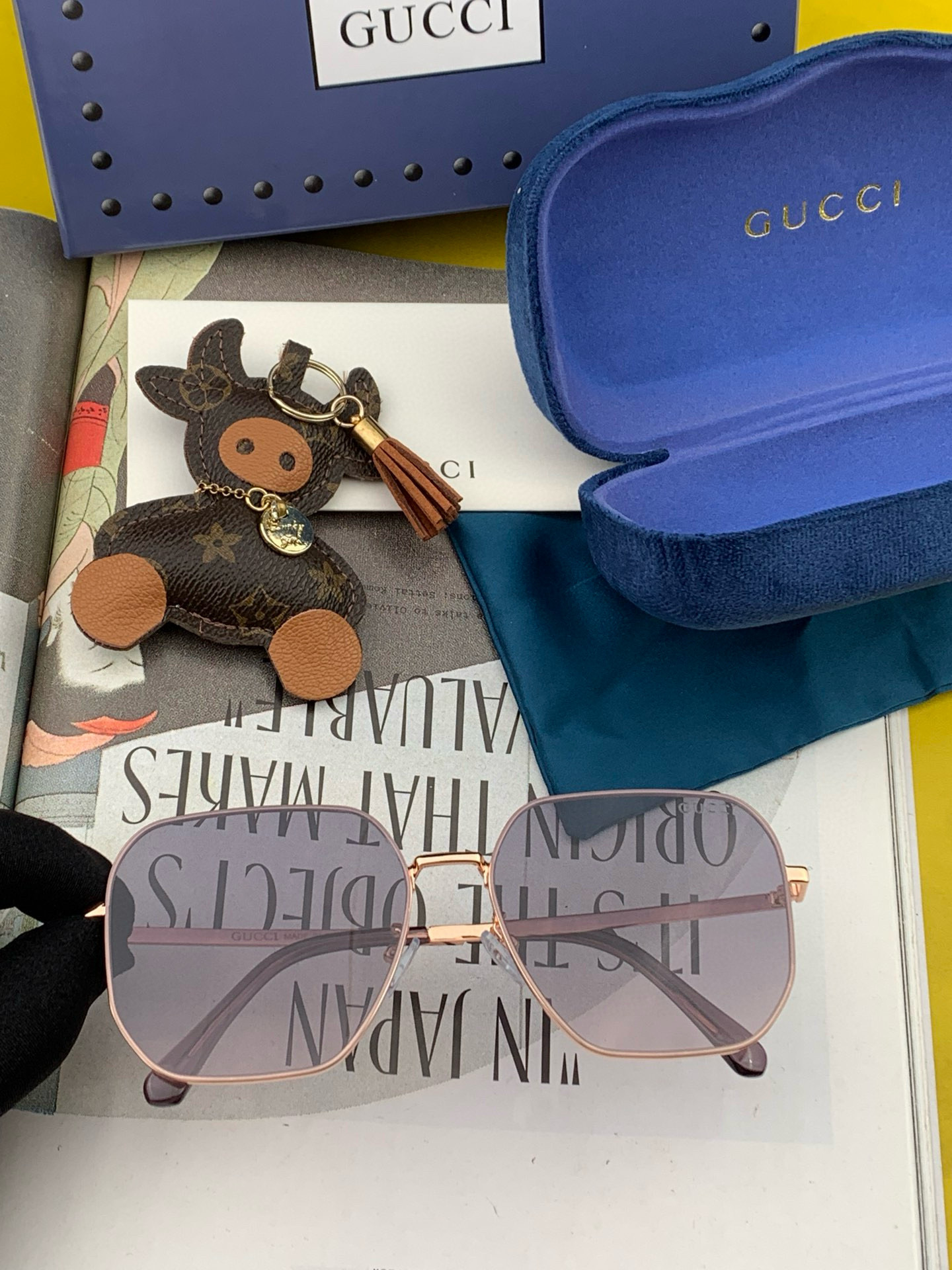  GUCCI  新款尼龙偏光太眼镜，无框钻石 切边更有质感，大气女人范儿，大脸小脸都好看 ！型号：G49