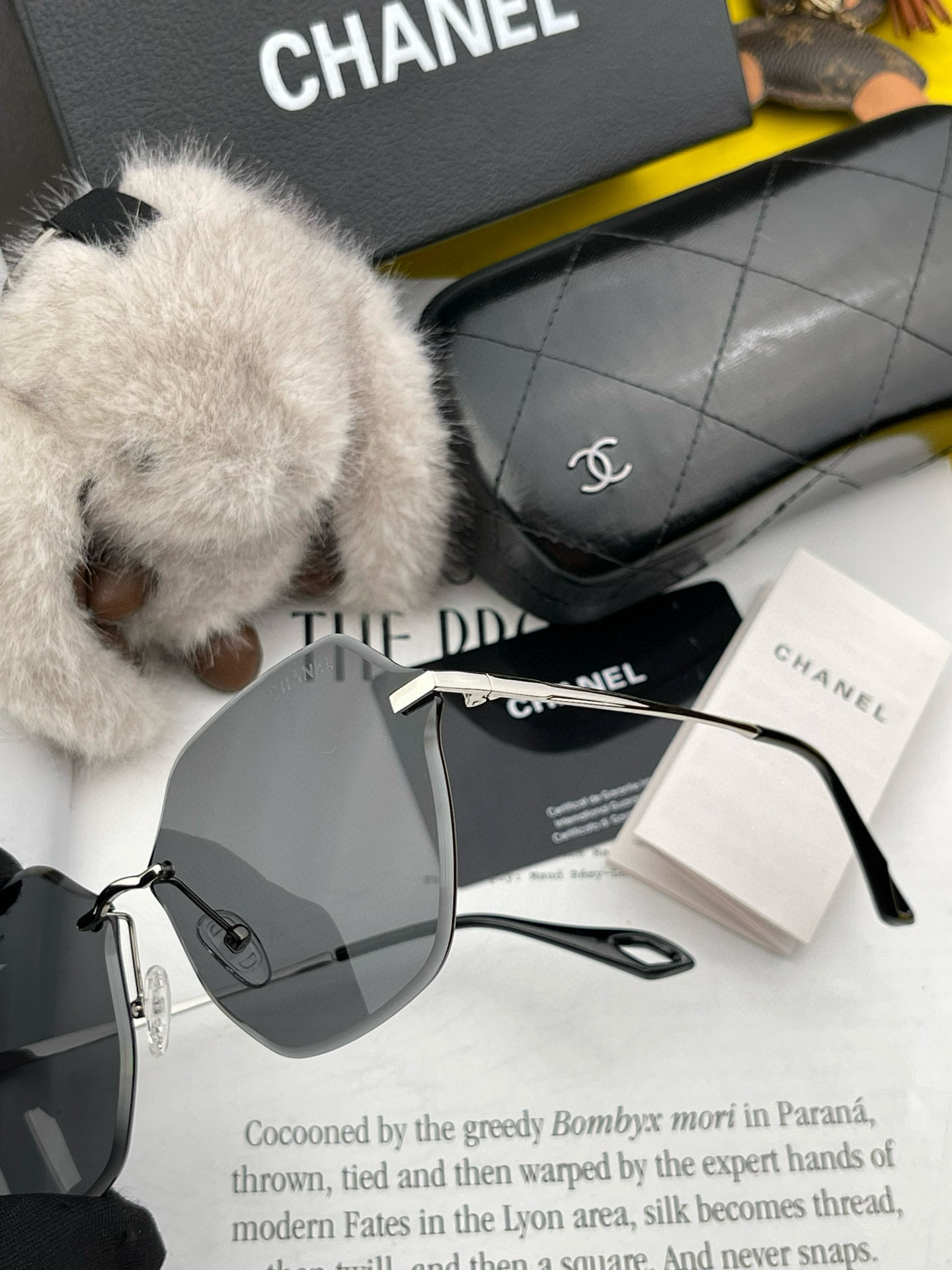 【CHANEL】香奈儿  新款尼龙偏光太眼镜，无框钻石 切边更有质感，大气女人范儿，大脸小脸都好看 ！型