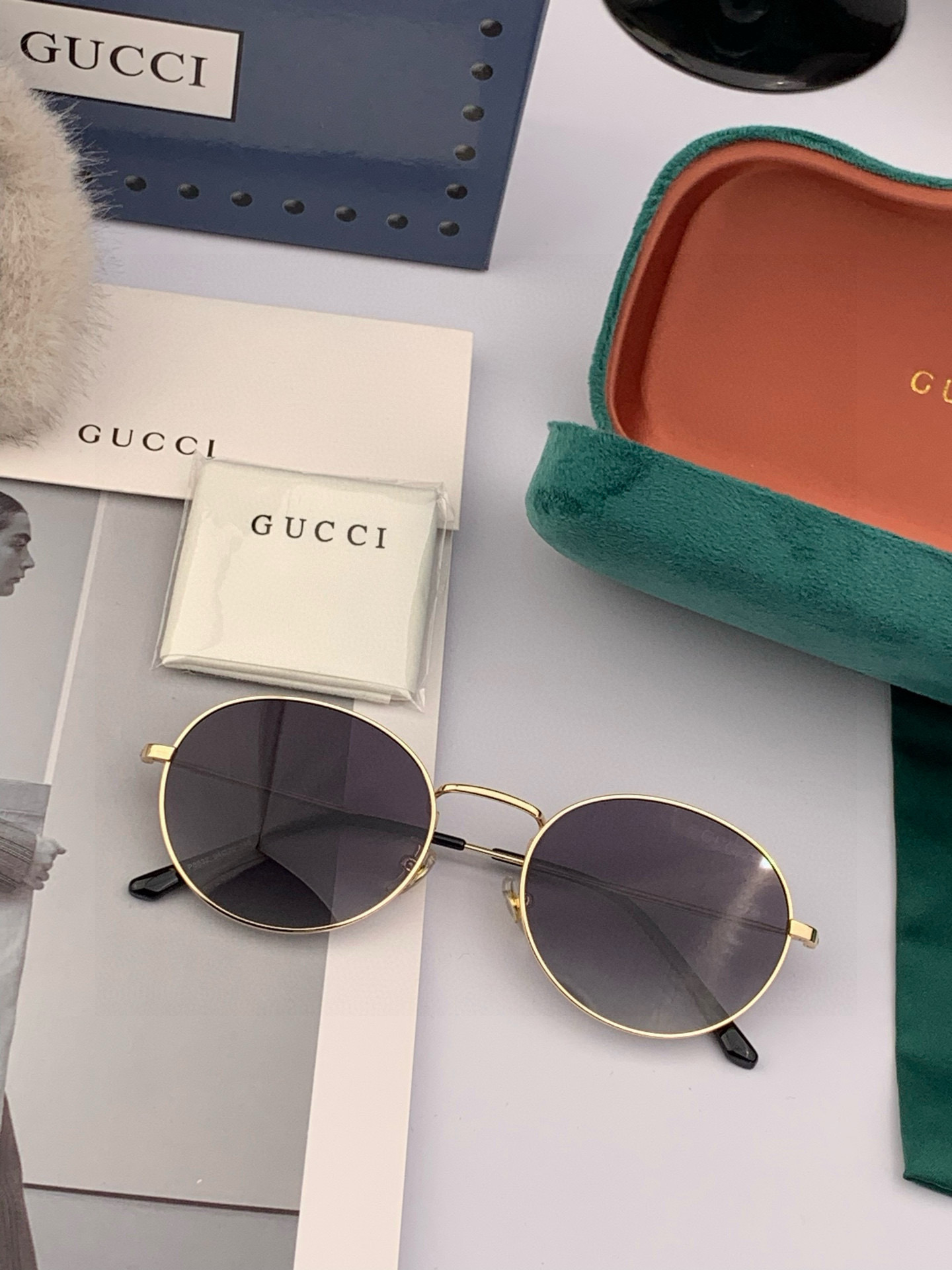   Gucci 。  高品质男女款墨镜   👍 进口宝丽来偏光镜片  。 开车钓鱼都可 。百搭显瘦墨镜韩