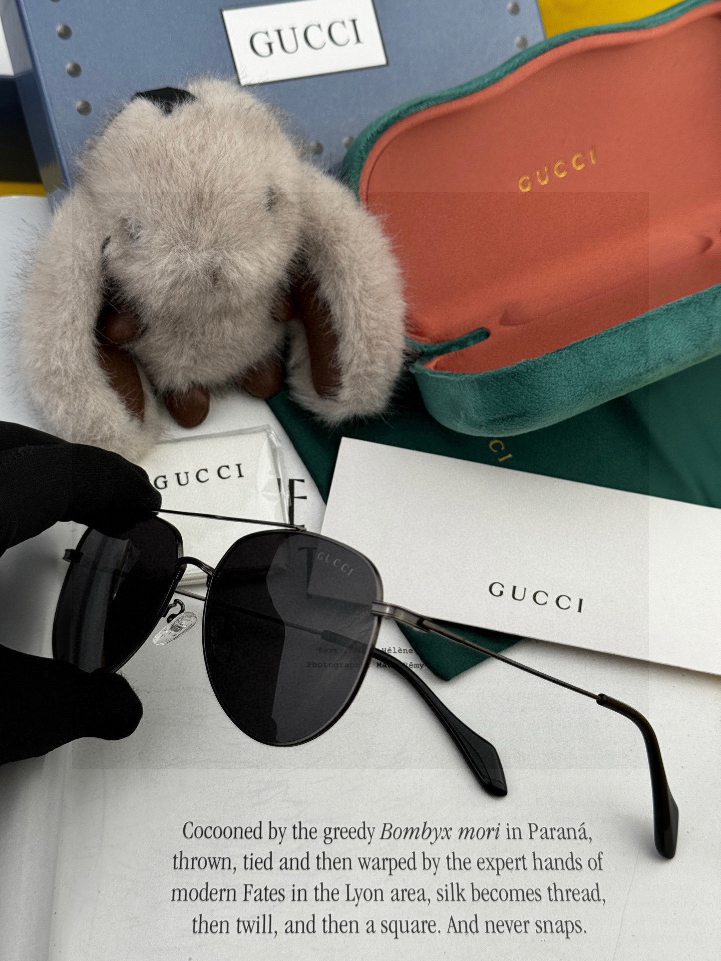   Gucci 。  高品质男女款墨镜   👍 进口宝丽来偏光镜片  。蛤蟆镜 开车钓鱼都可 。百搭显瘦