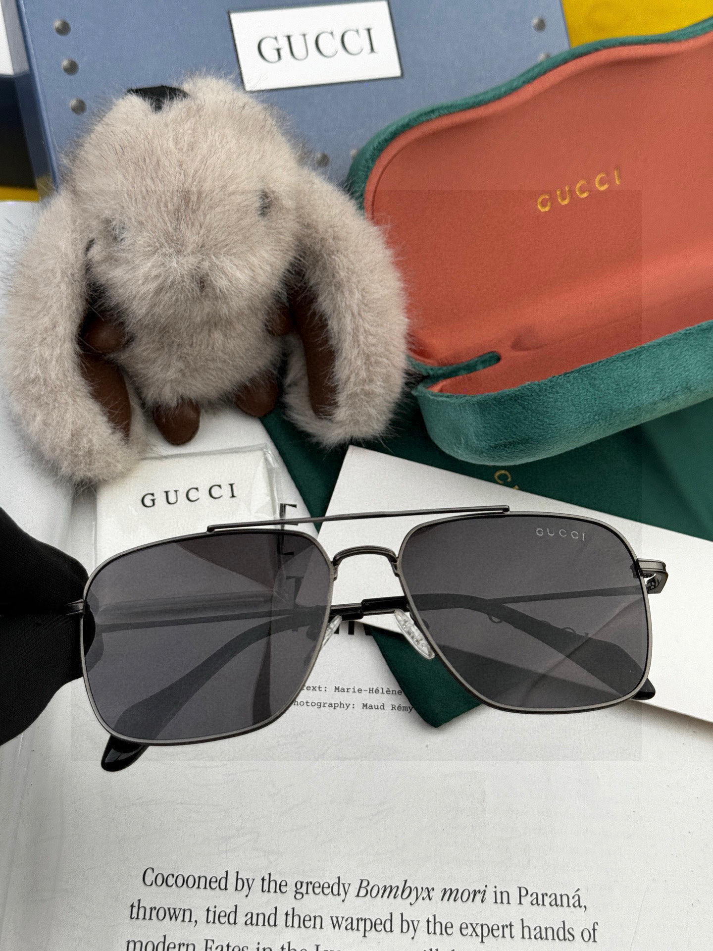   Gucci 。  高品质男女款墨镜   👍 进口宝丽来偏光镜片  。蛤蟆镜 开车钓鱼都可 。百搭显瘦