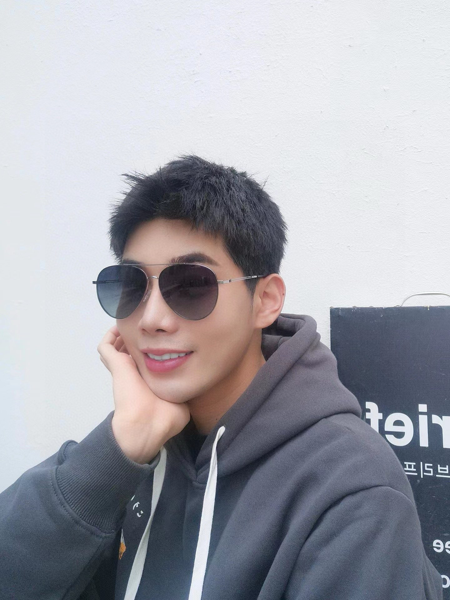   GUCCI 男款炫彩飞行员偏光太阳镜 ❤️材质：高清尼龙加厚卡槽高清偏光镜片 🌹无边框镜架💕颜👍型号