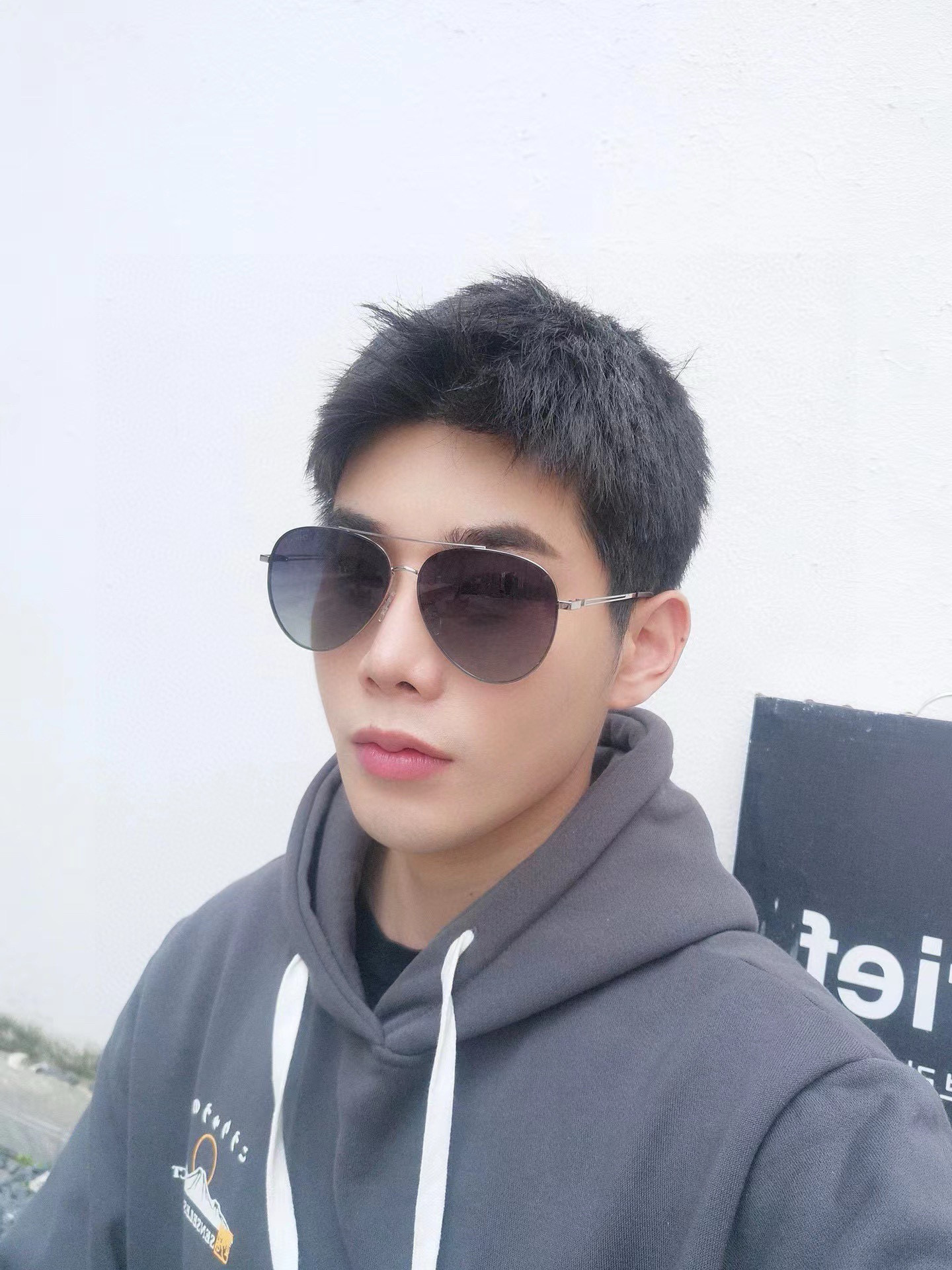   GUCCI 男款炫彩飞行员偏光太阳镜 ❤️材质：高清尼龙加厚卡槽高清偏光镜片 🌹无边框镜架💕颜👍型号