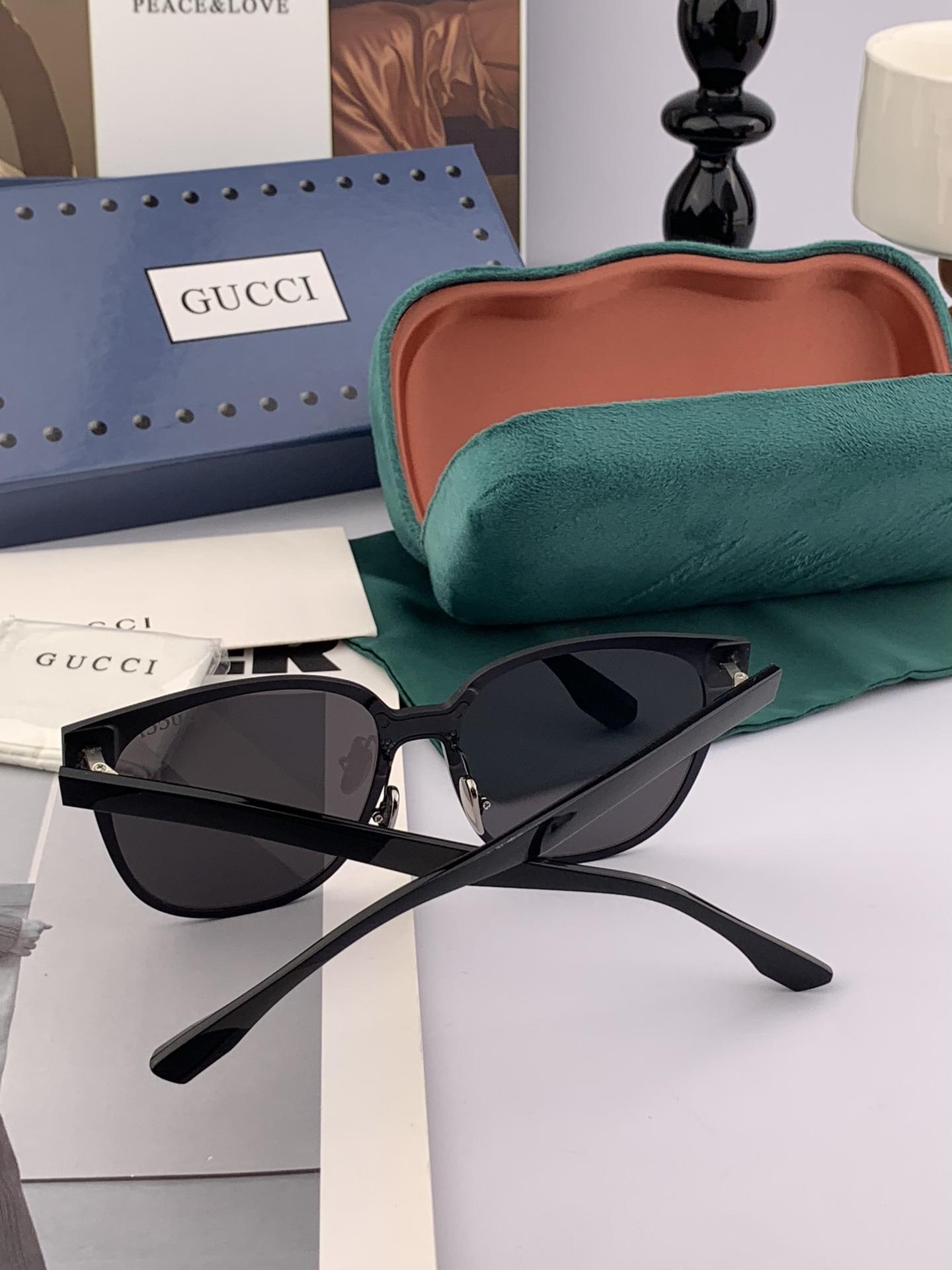  连体镜GUCCI2025开春新款一体镜 大框太阳镜男女同款 😎 
爆款大框尼龙太阳镜 超逼格超酷 
镜