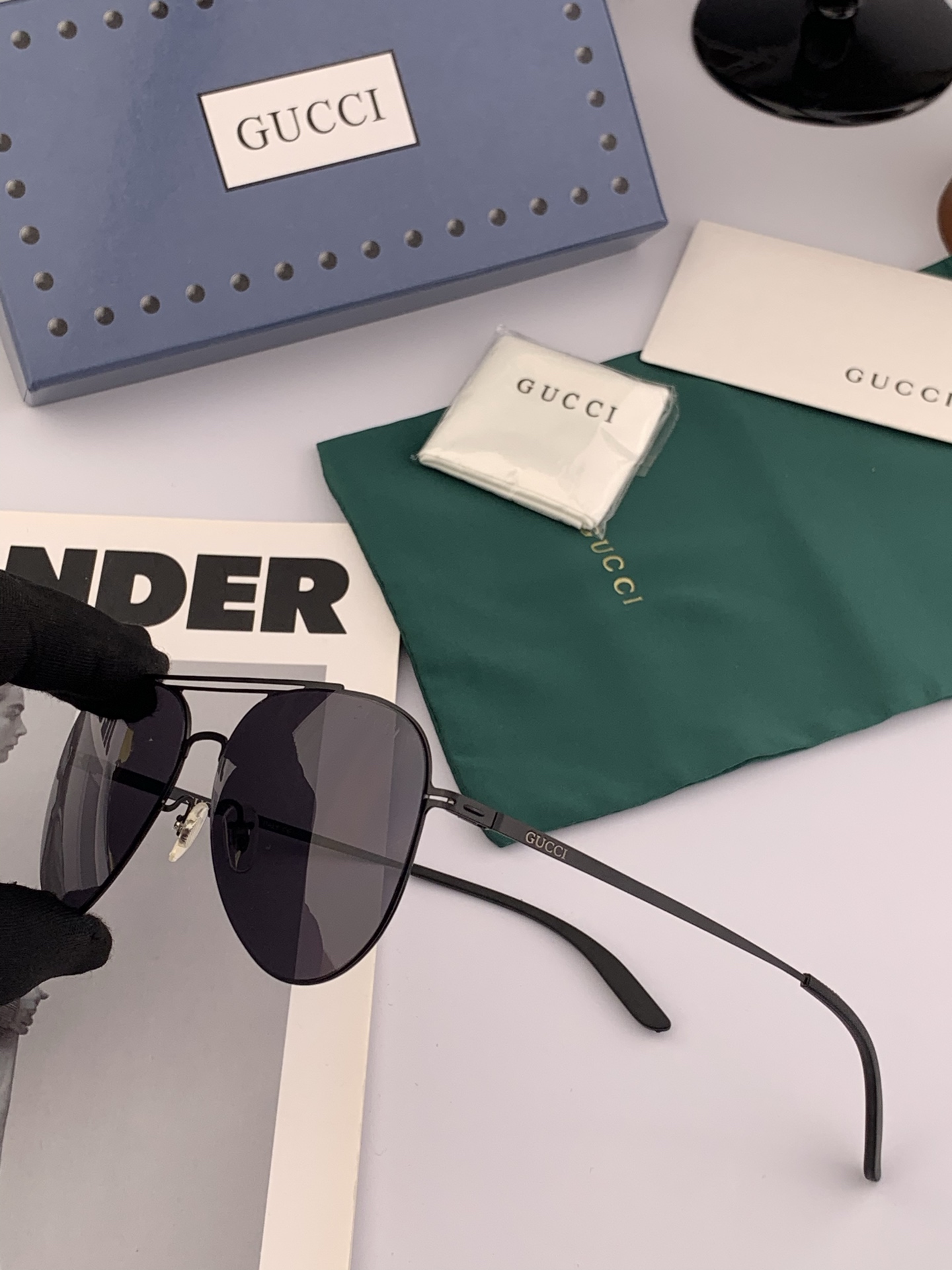    Gucci 2025春夏新款超轻无螺丝压不坏系列情侣款太阳镜高清尼龙镜片🦅完美品质，适合各种脸型，