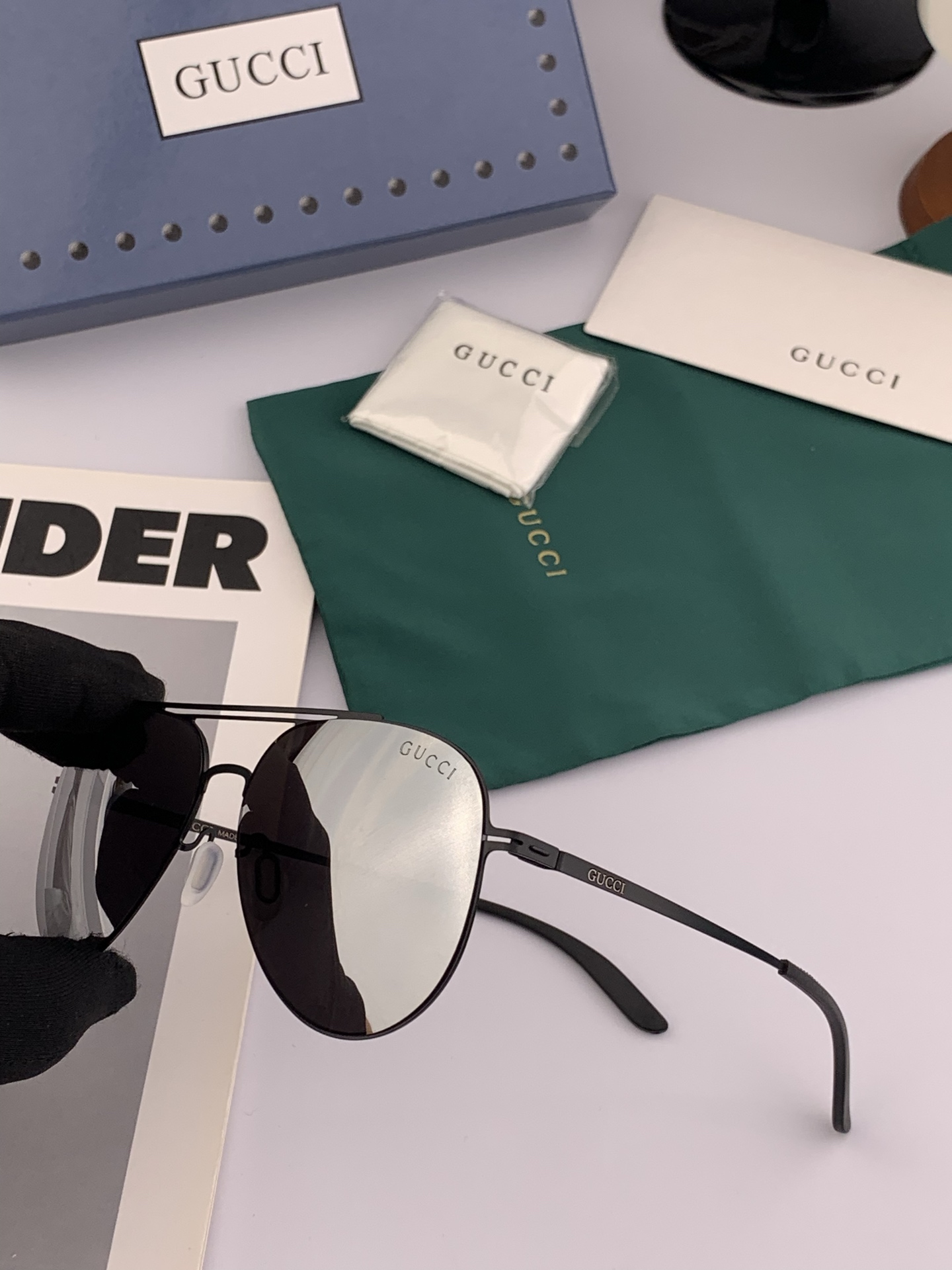    Gucci 2025春夏新款超轻无螺丝压不坏系列情侣款太阳镜高清尼龙镜片🦅完美品质，适合各种脸型，