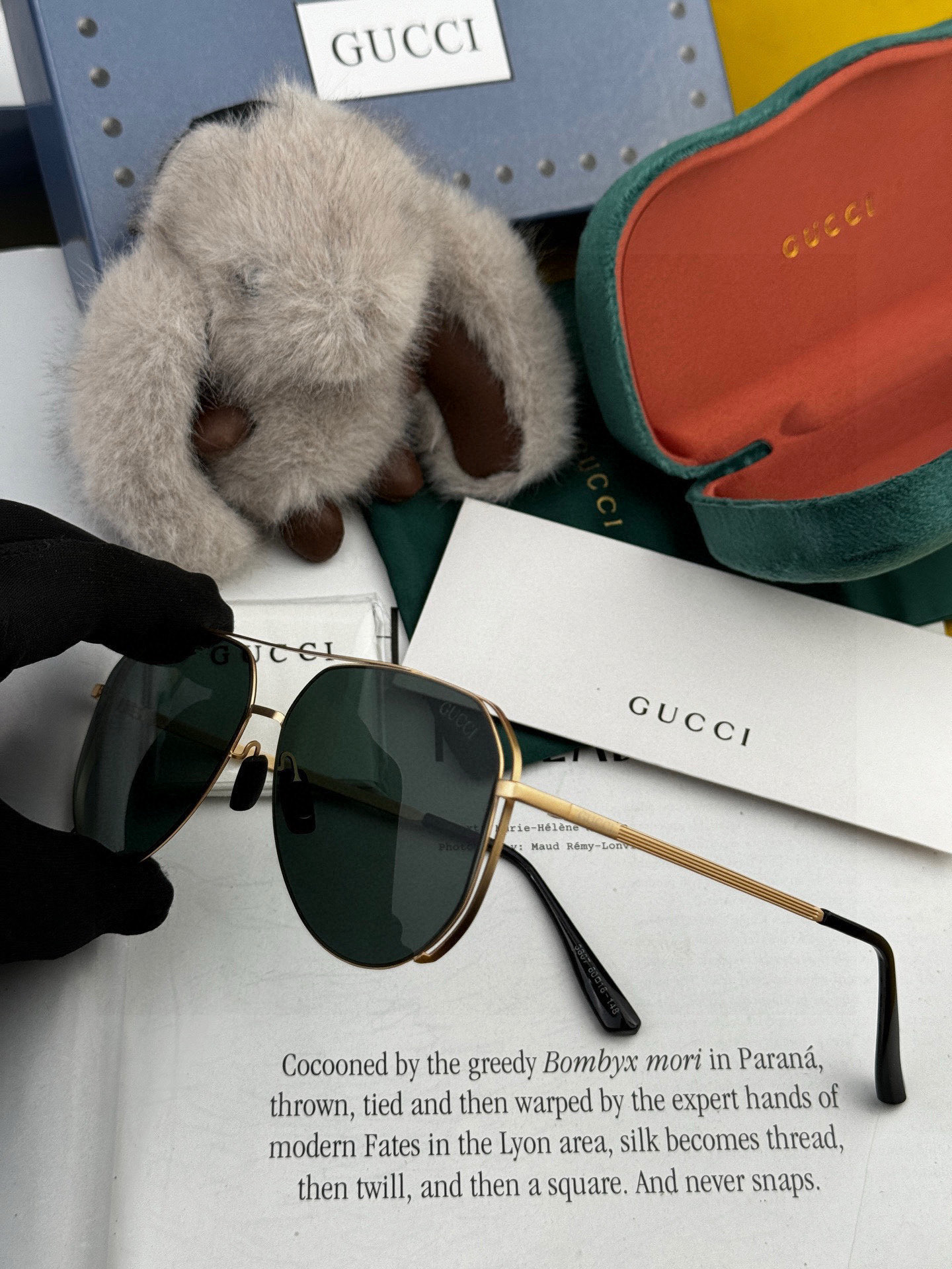        GUCCI 男款炫彩飞行员偏光太阳镜 ❤️材质：高清尼龙加厚卡槽高清偏光镜片 🌹无边框镜架