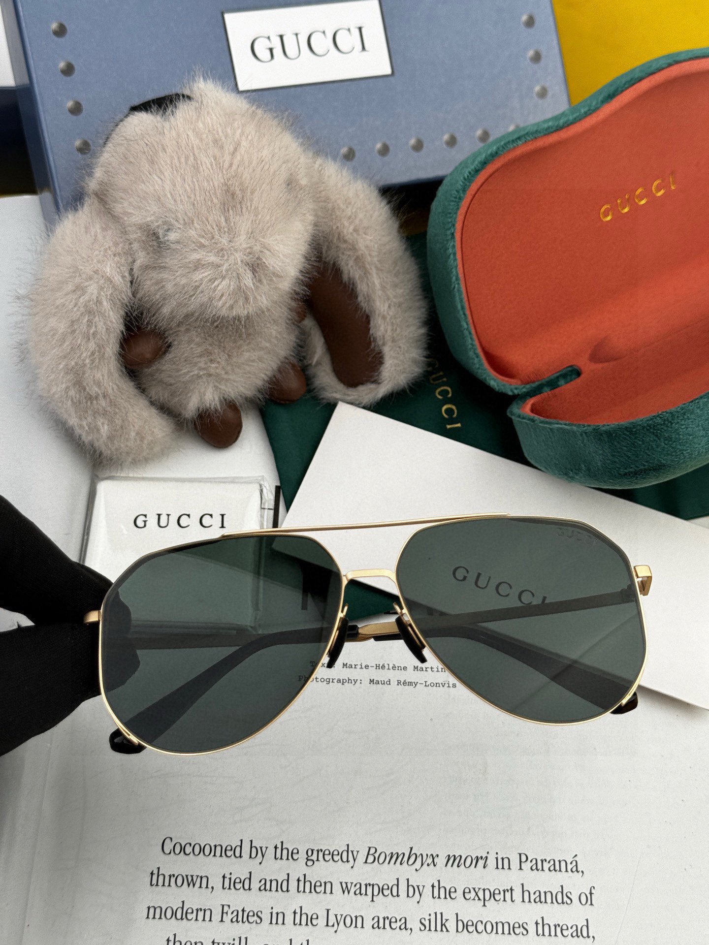        GUCCI 男款炫彩飞行员偏光太阳镜 ❤️材质：高清尼龙加厚卡槽高清偏光镜片 🌹无边框镜架
