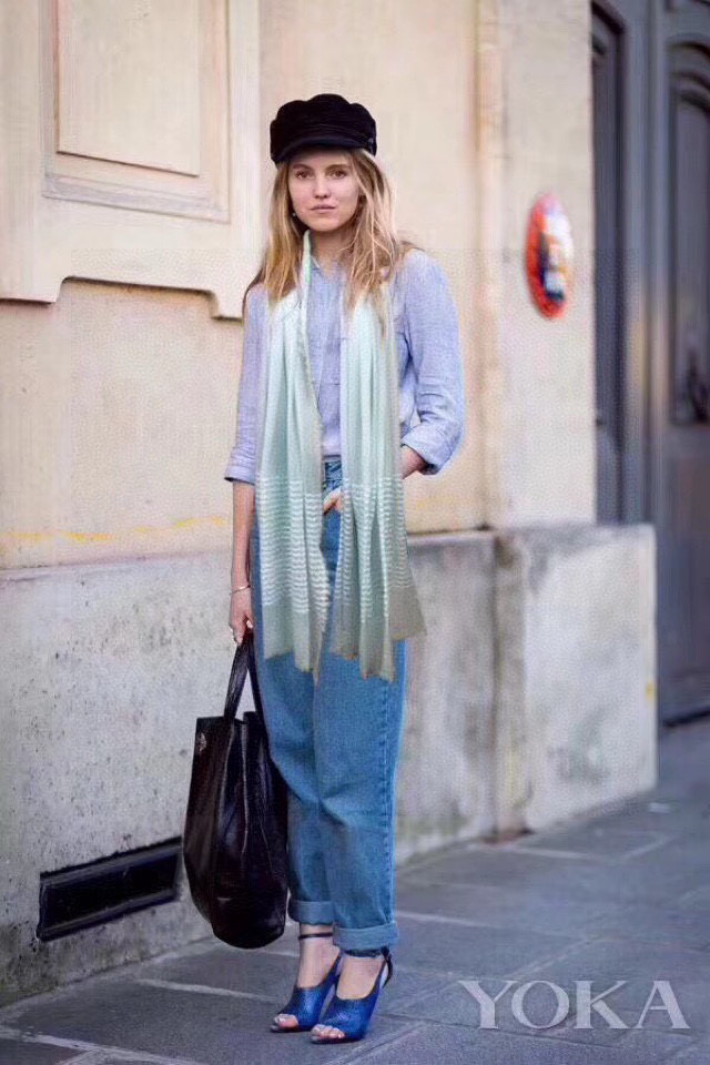   Chanel最新款，欧美专柜同步❗❗❗羊绒工艺的极致体现，大牌的脑残、虐人极限构想，镶嵌亮片设计 更