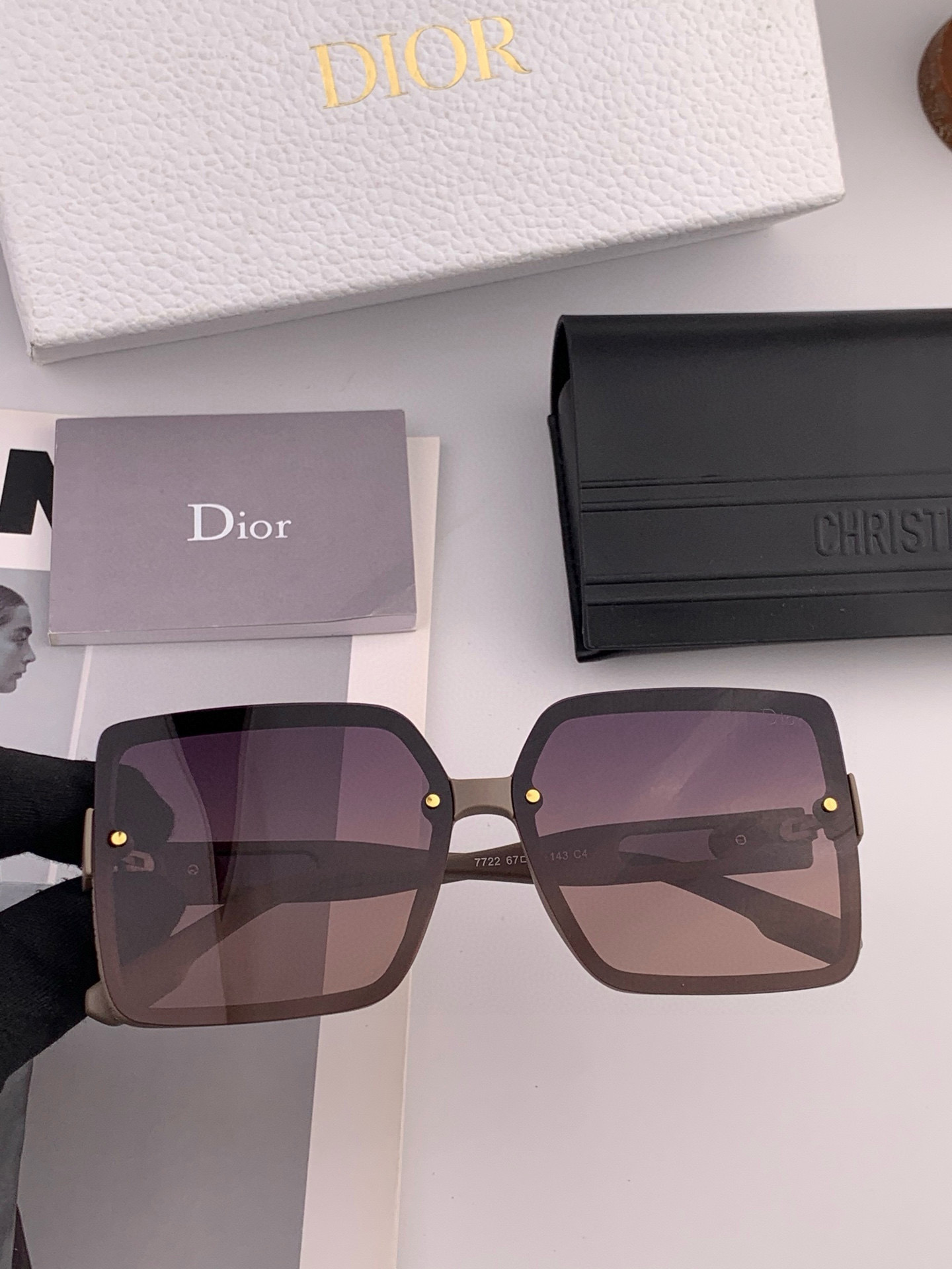 🔺 【DIOR-迪奥】2025开春新款 潮流爆款 时尚方框偏光太阳镜 高品质 佩戴舒适 网红潮款墨镜 女