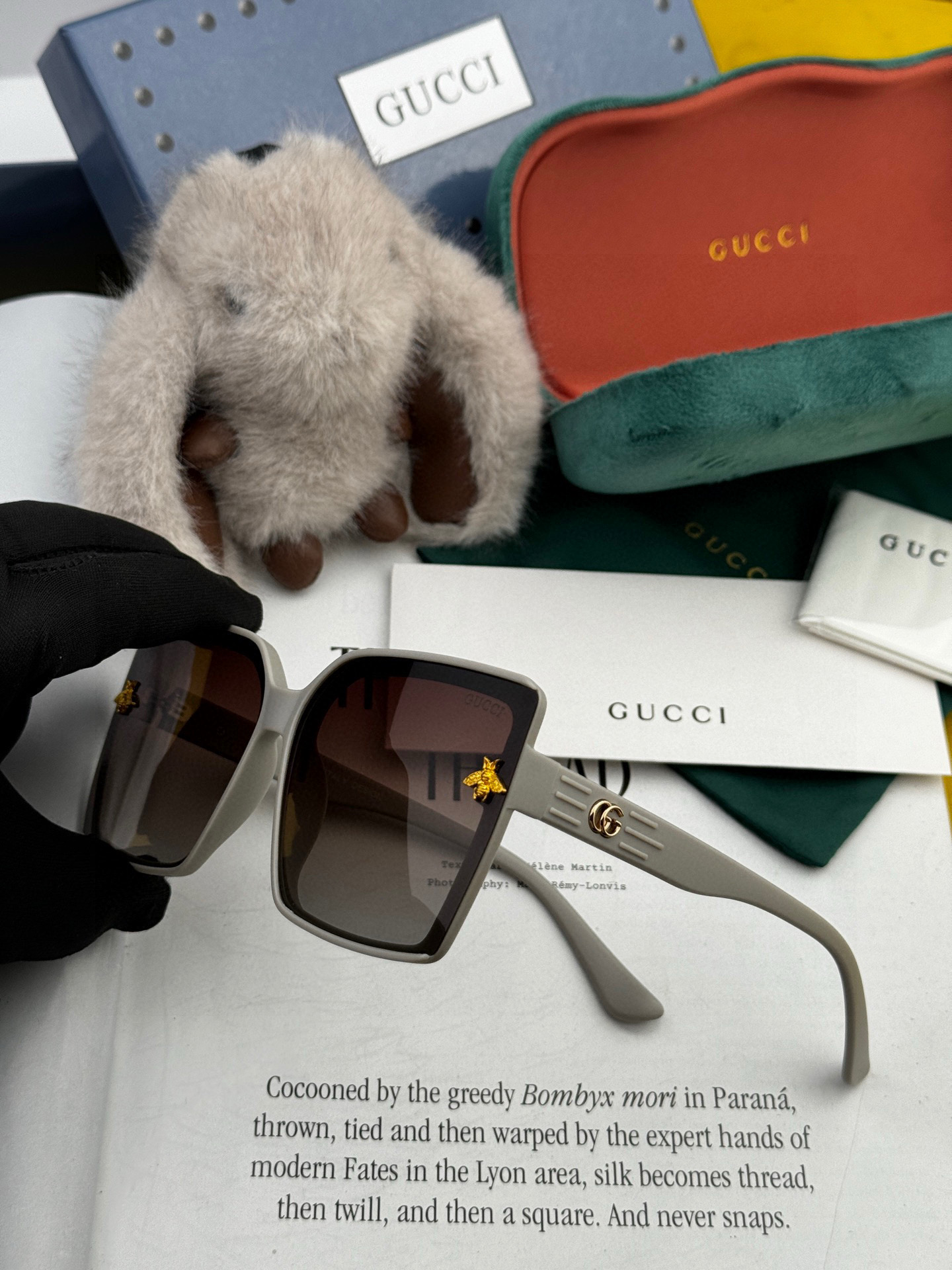  2025新款！新款出货！
女士高清加厚偏光太阳镜🕶️ 🎉💍新款GUCCI偏光太阳镜得意开车驾驶镜时尚墨