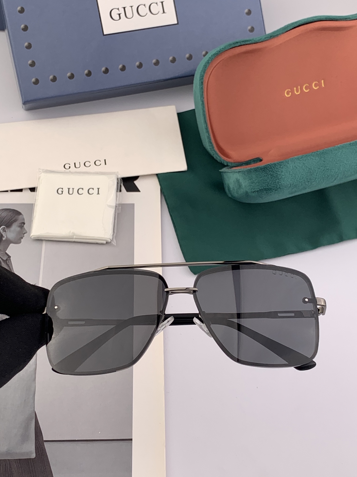  GUCCI 官网同步。  高品质男女款墨镜   👍 进口宝丽来偏光镜片  。蛤蟆镜 开车钓鱼都可 。型