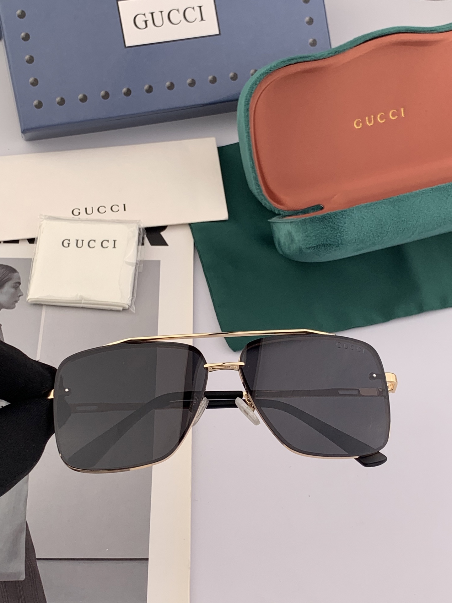  GUCCI 官网同步。  高品质男女款墨镜   👍 进口宝丽来偏光镜片  。蛤蟆镜 开车钓鱼都可 。型