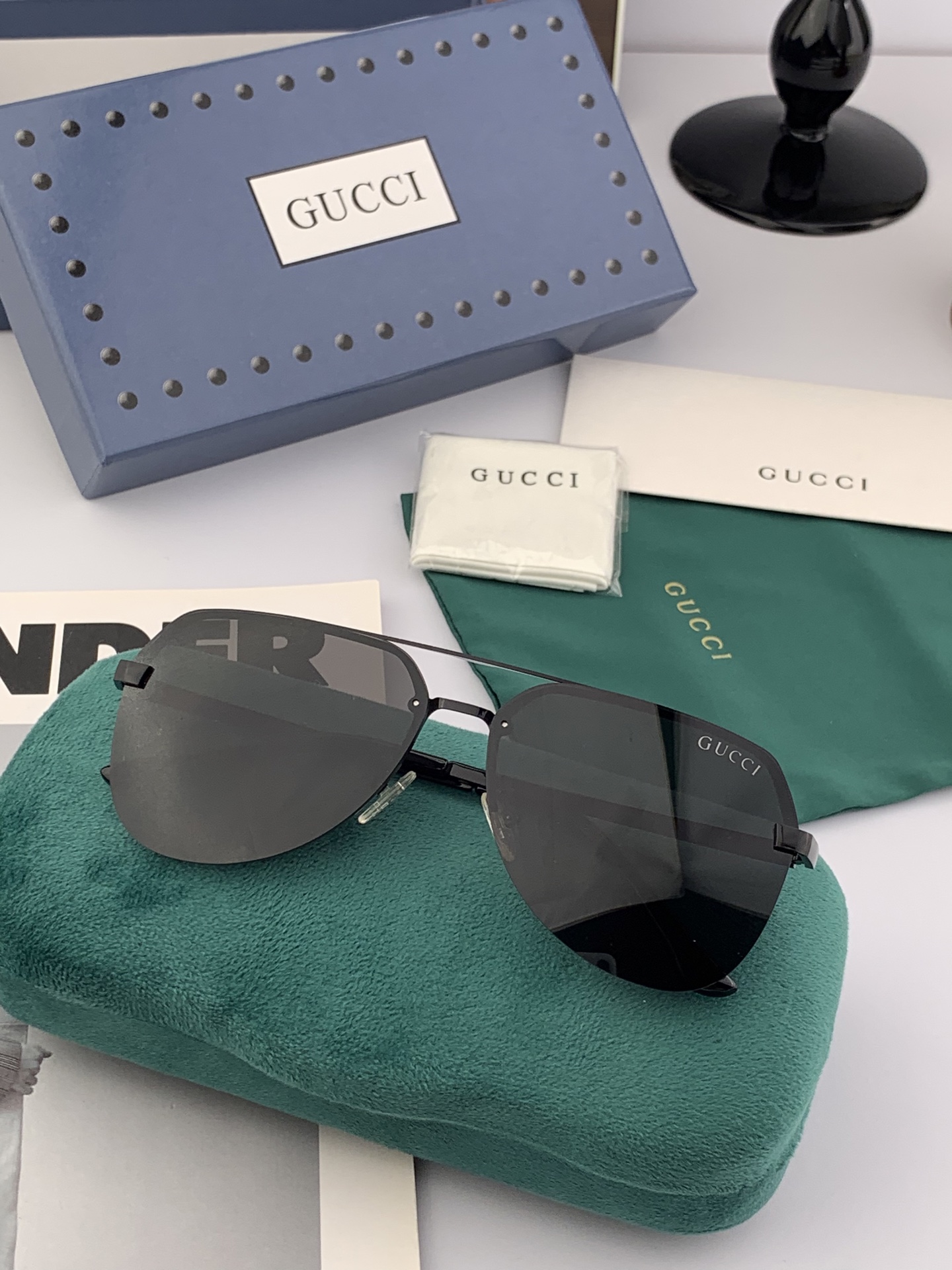 GUCCI 官网同步。  高品质男女款墨镜   👍 进口宝丽来偏光镜片  。蛤蟆镜 开车钓鱼都可 。型