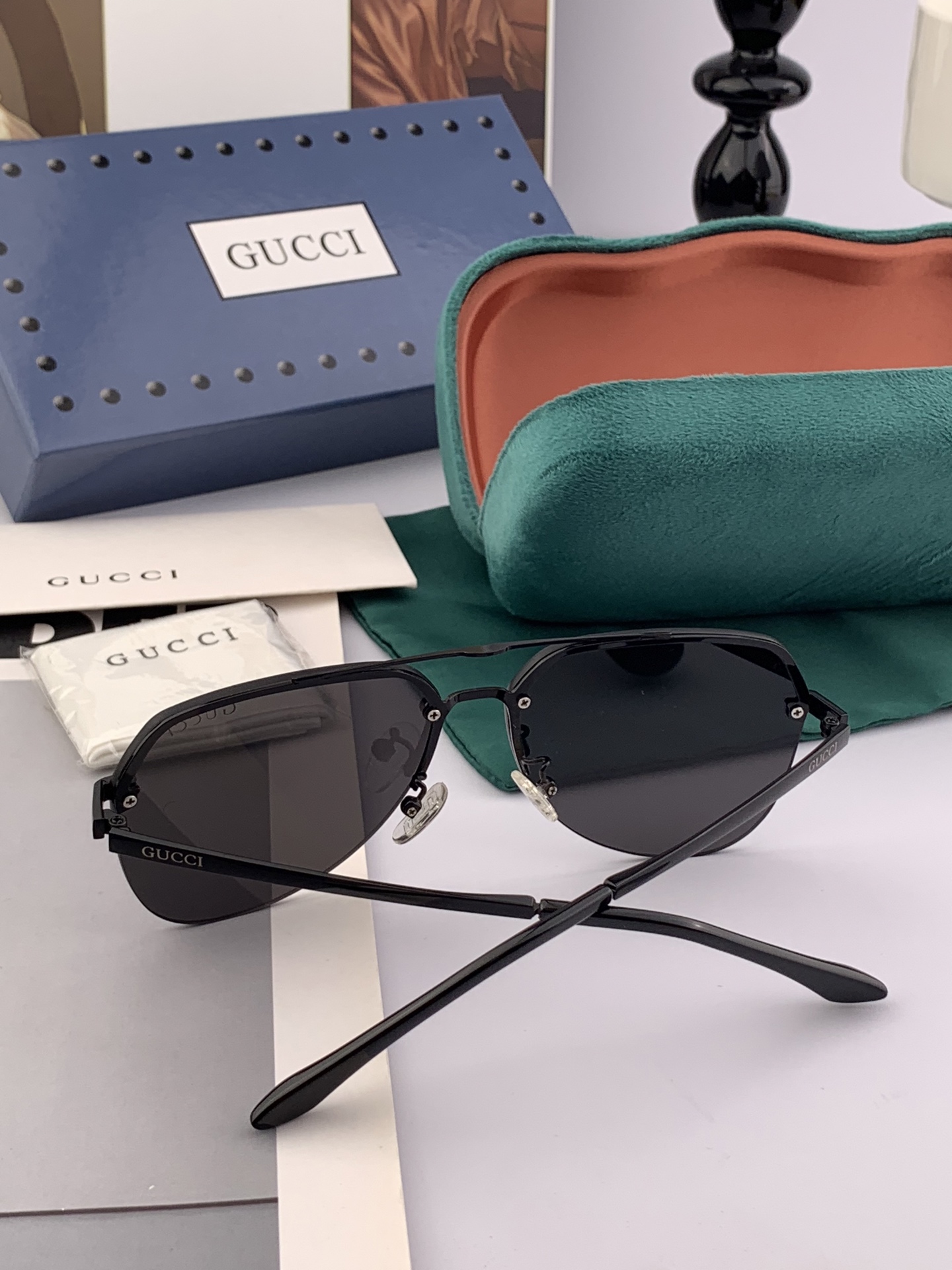  GUCCI 官网同步。  高品质男女款墨镜   👍 进口宝丽来偏光镜片  。蛤蟆镜 开车钓鱼都可 。型