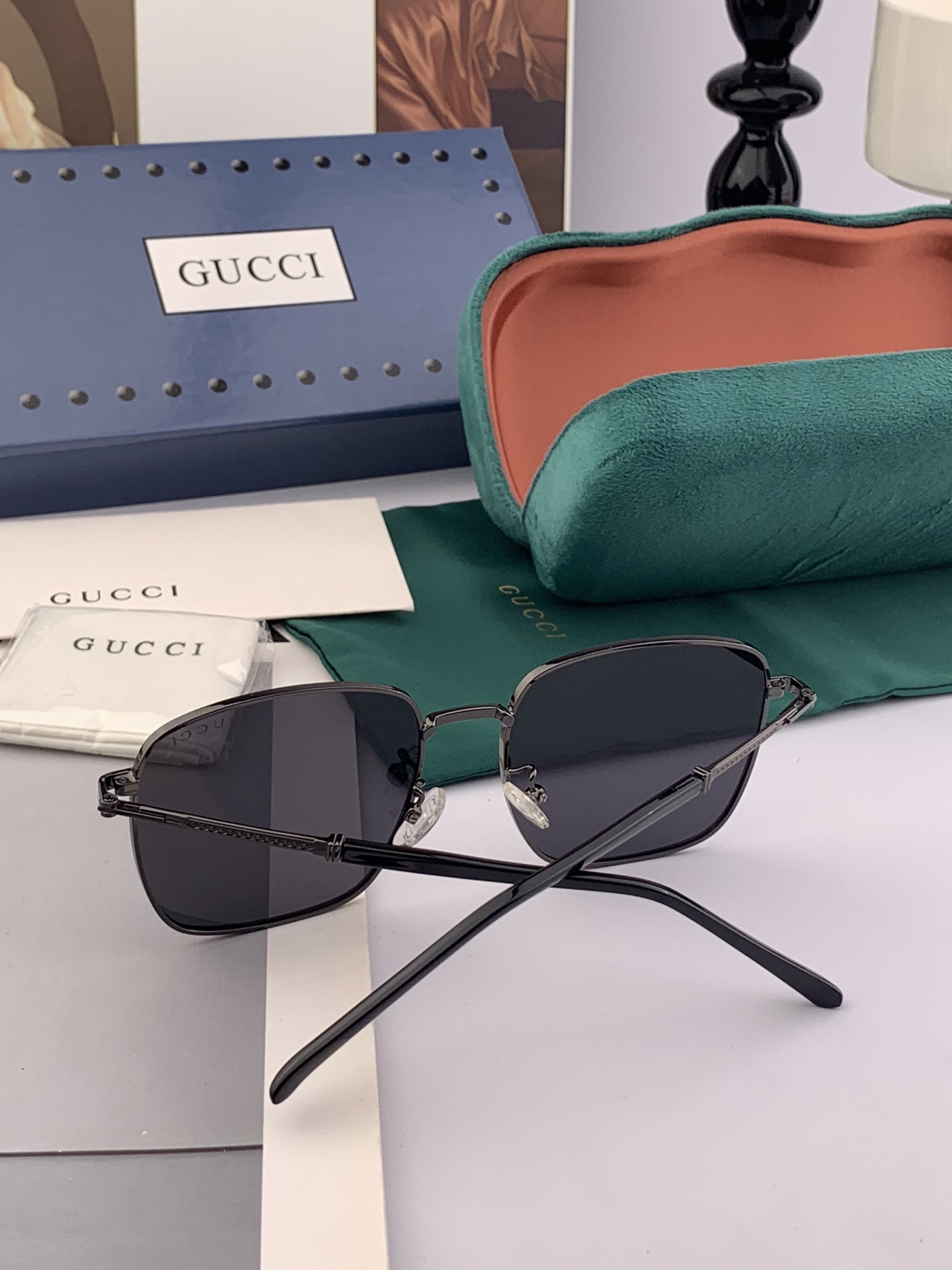   GUCCI 官网同步。  高品质男女款墨镜   👍 进口宝丽来偏光镜片  。蛤蟆镜 开车钓鱼都可 。