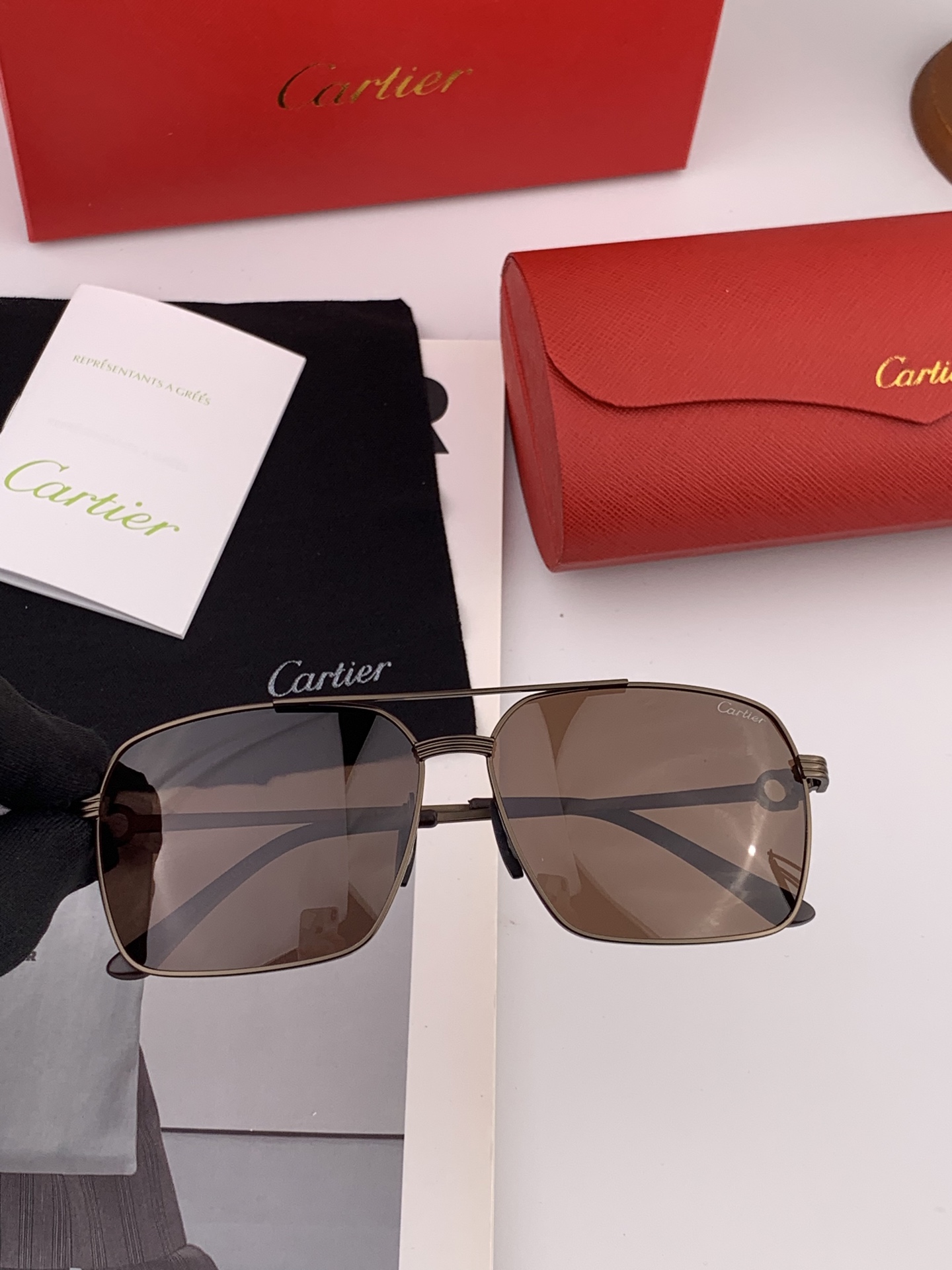  【Cartier  卡地亚】 👑男女款偏光墨镜  双色烤漆工艺  进口宝丽来偏光镜片   顶级做工彰显