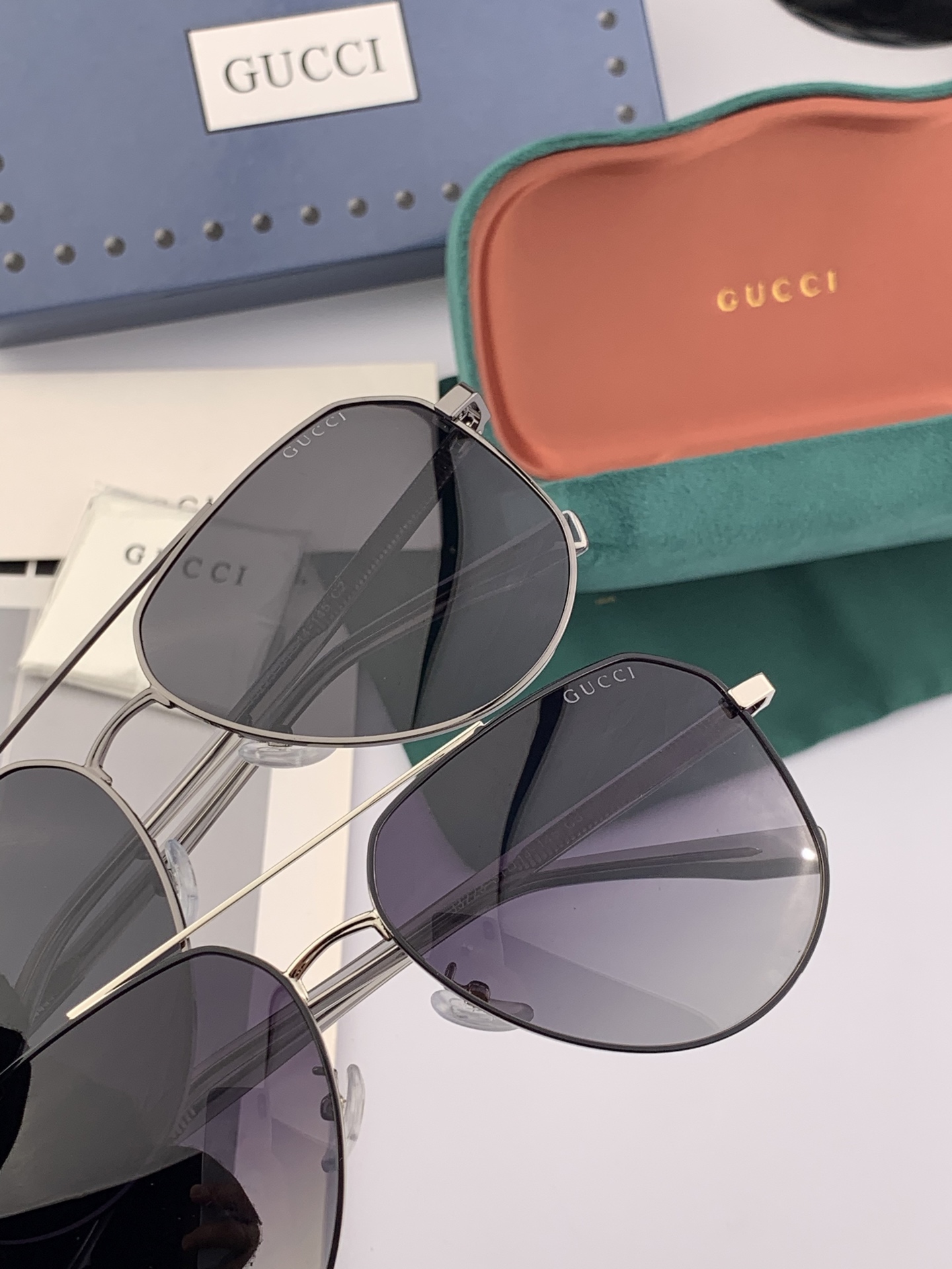   Gucci 。  高品质男女款墨镜   👍 进口宝丽来偏光镜片  。蛤蟆镜 开车钓鱼都可 。百搭显瘦