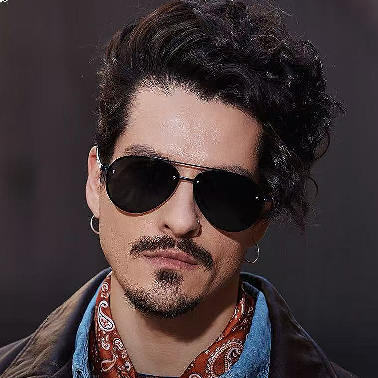  【Cartier  卡地亚】 👑男女款偏光墨镜  双色烤漆工艺  进口宝丽来偏光镜片   顶级做工彰显