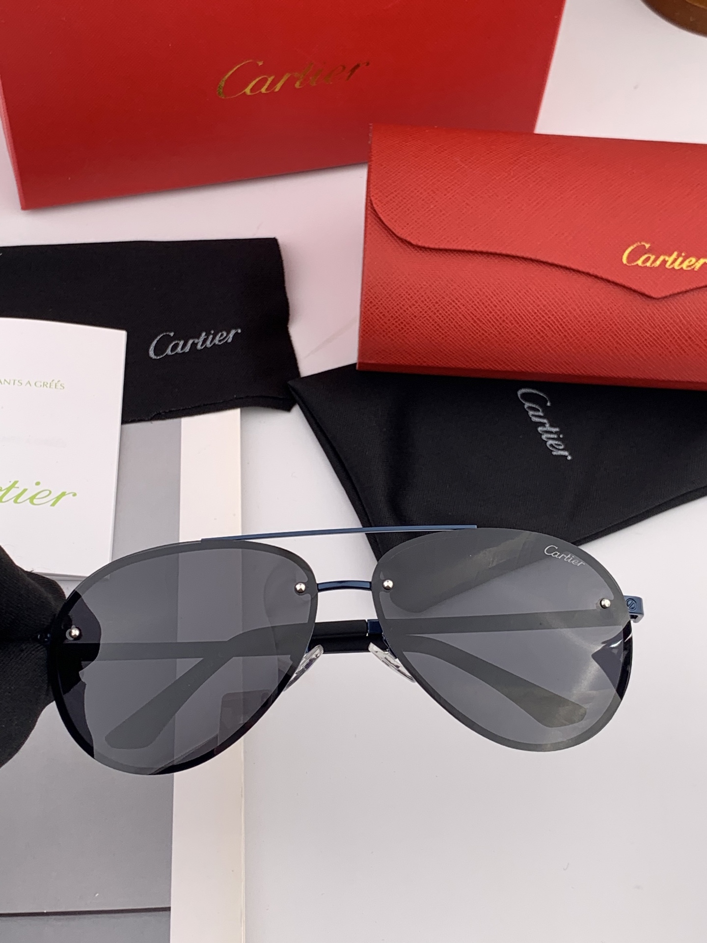  【Cartier  卡地亚】 👑男女款偏光墨镜  双色烤漆工艺  进口宝丽来偏光镜片   顶级做工彰显