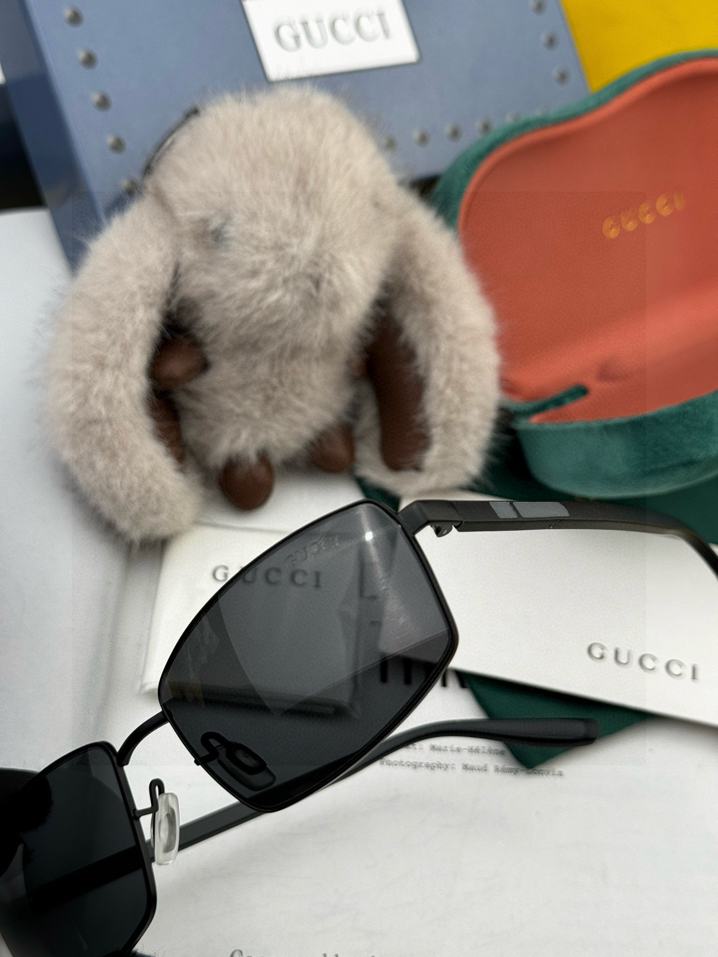         GUCCI 男款炫彩飞行员偏光太阳镜 ❤️材质：高清尼龙加厚卡槽高清偏光镜片 🌹无边框镜